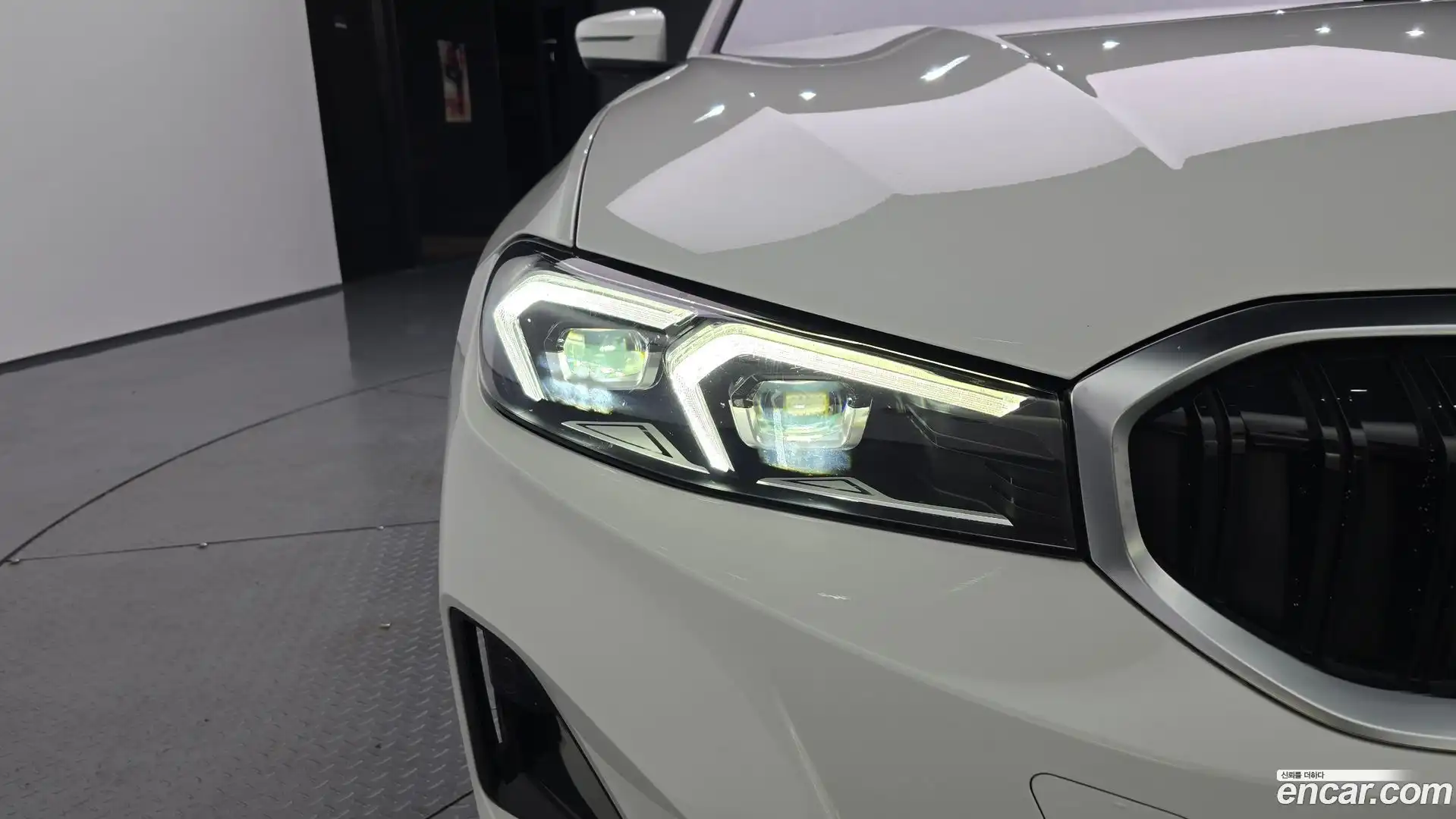 3-Series BMW 2024.1-OUTER-032