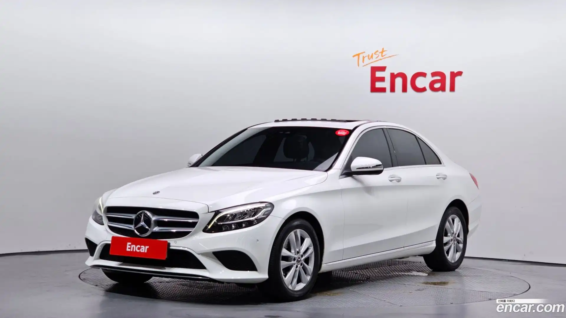 C-Class Mercedes-Benz 2019.0-OUTER-001