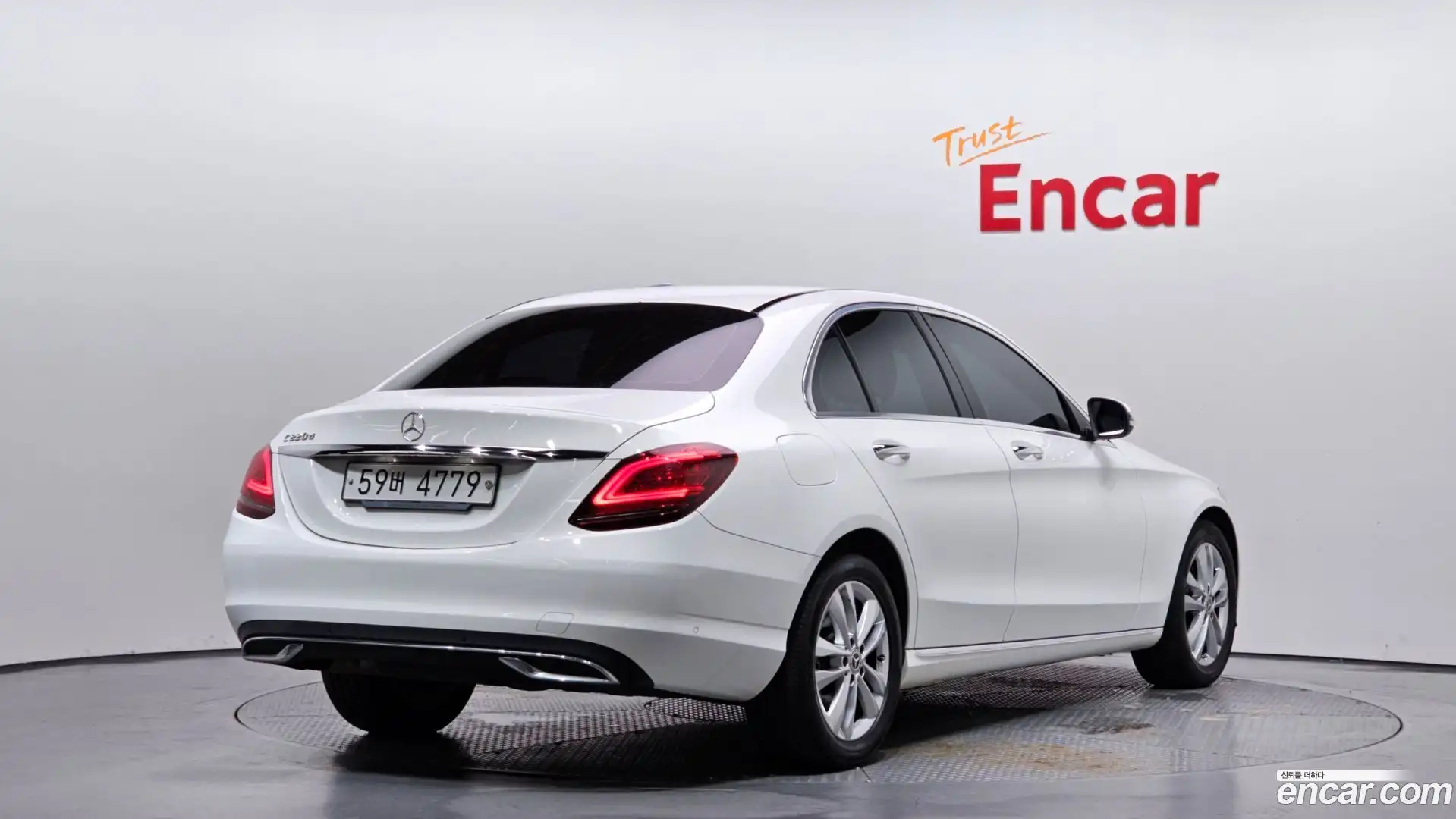 C-Class Mercedes-Benz 2019.0-OUTER-002