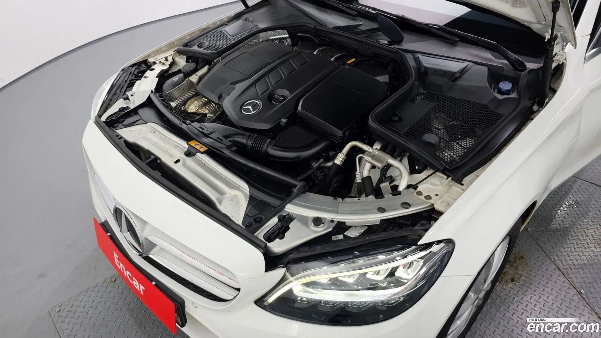 C-Class Mercedes-Benz 2019.0-OUTER-006