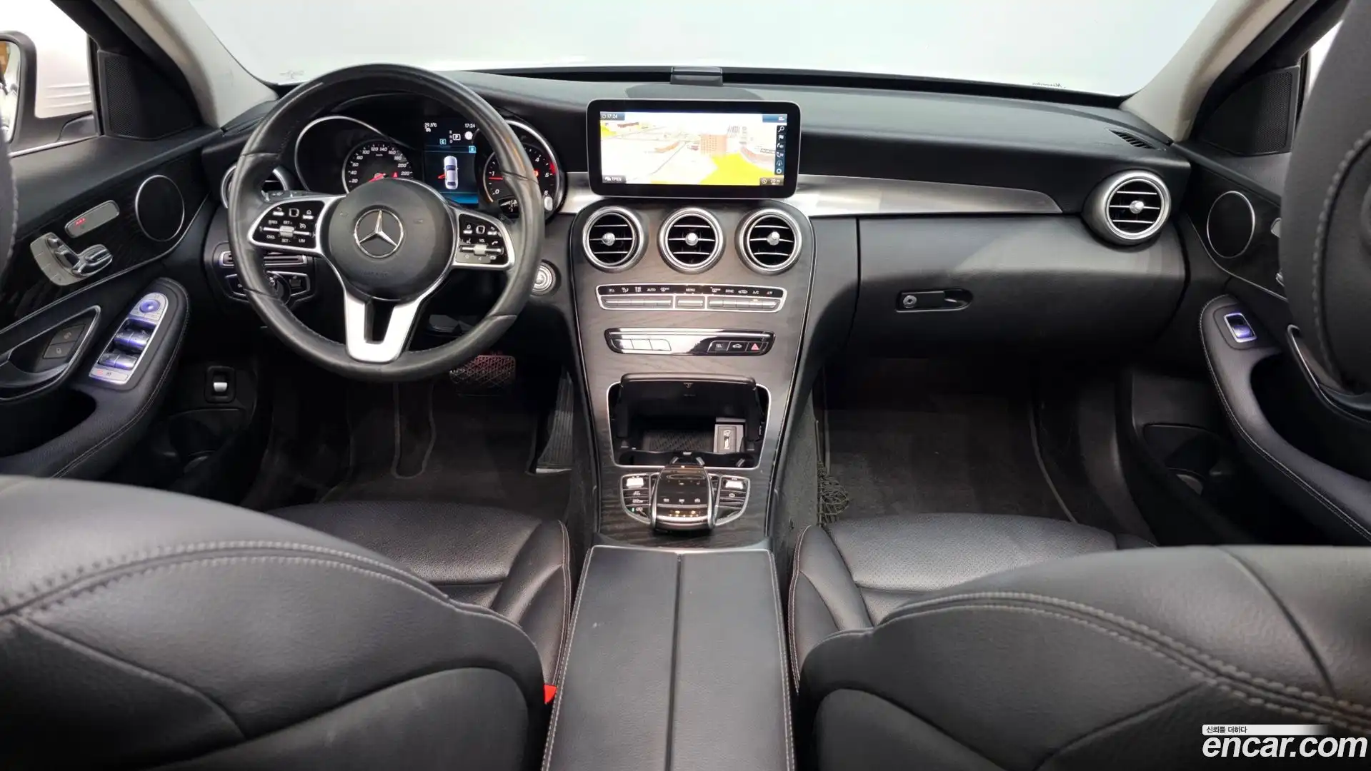 C-Class Mercedes-Benz 2019.0-INNER-007
