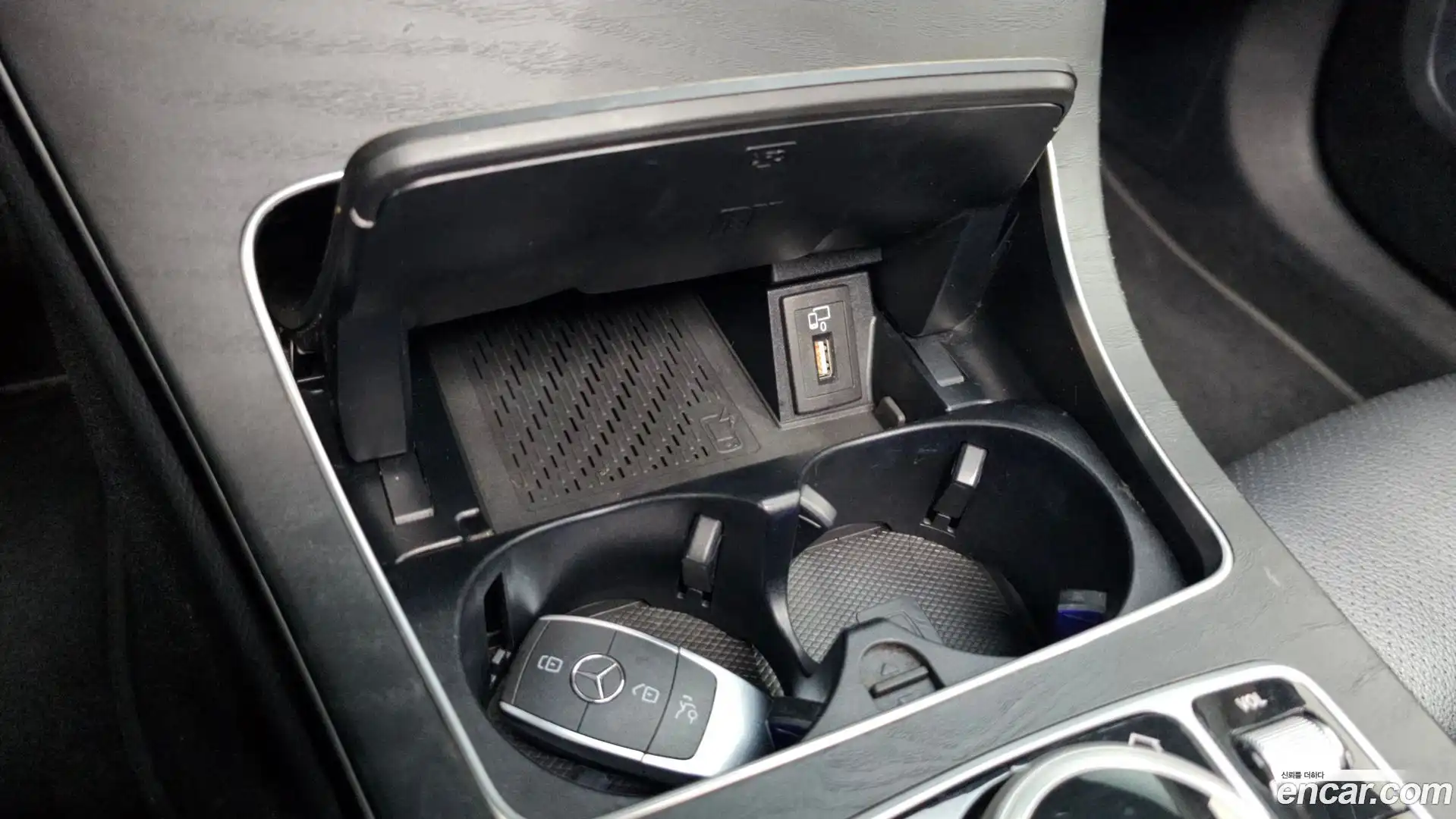 C-Class Mercedes-Benz 2019.0-OPTION-016