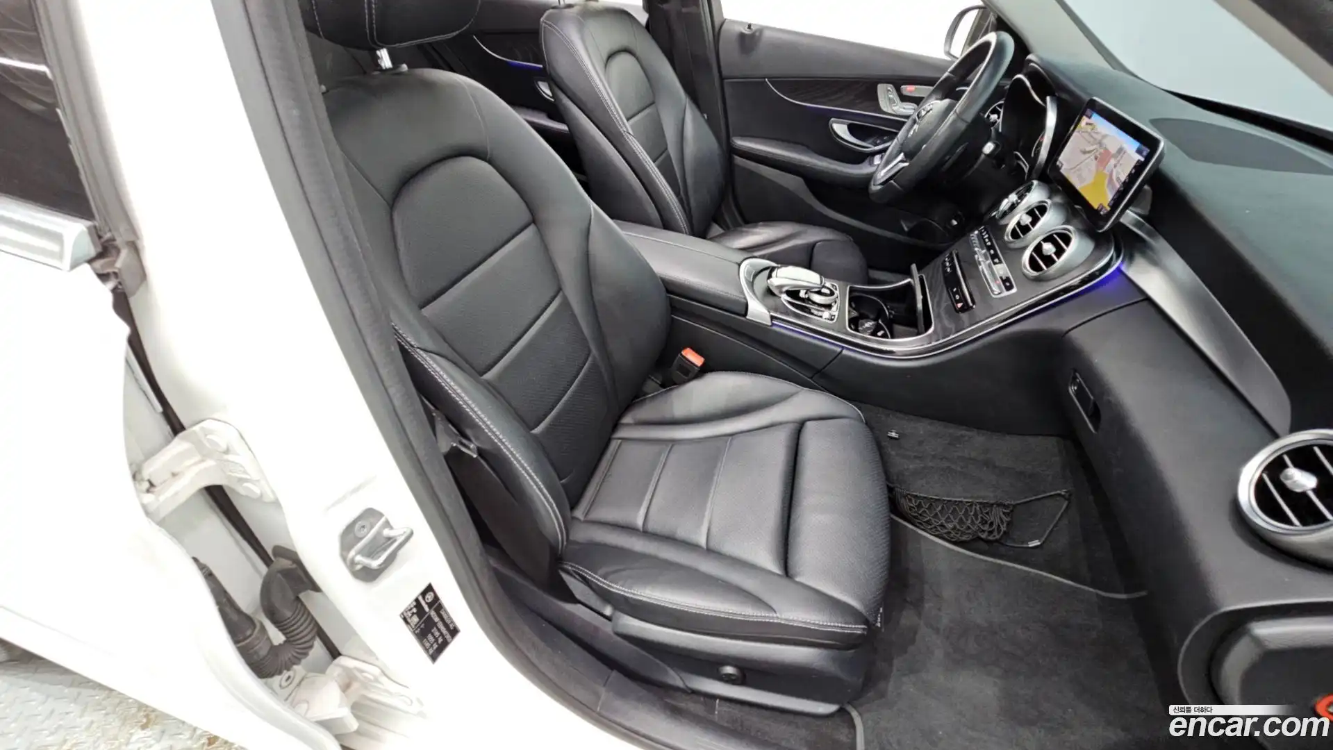 C-Class Mercedes-Benz 2019.0-OPTION-023