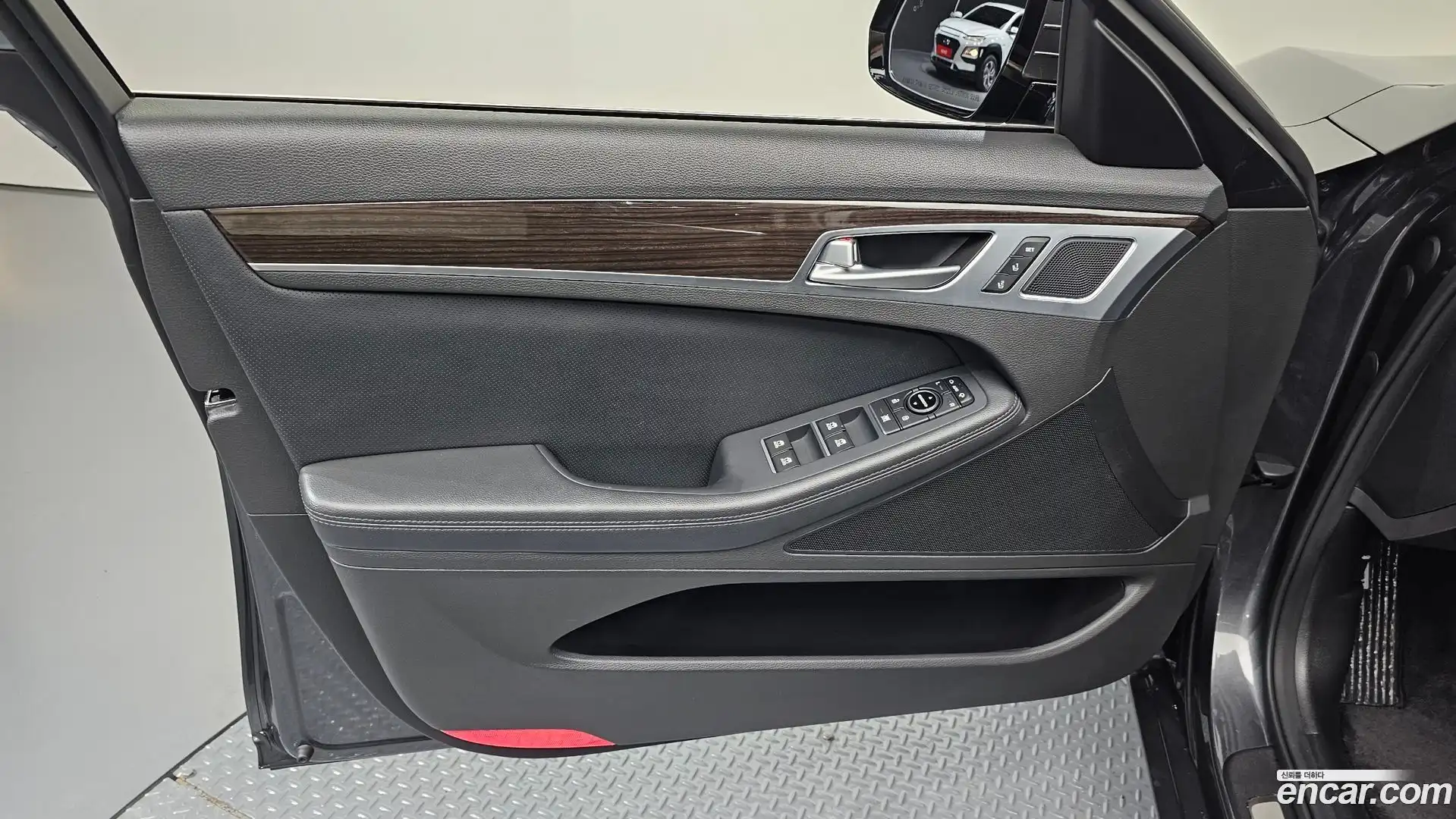 G80 Genesis 2017.8-INNER-034