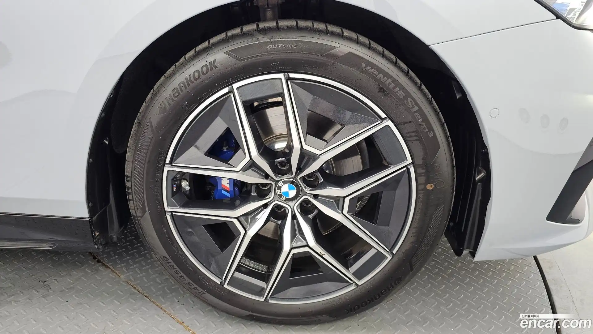 5-Series BMW 2025.8-OUTER-031