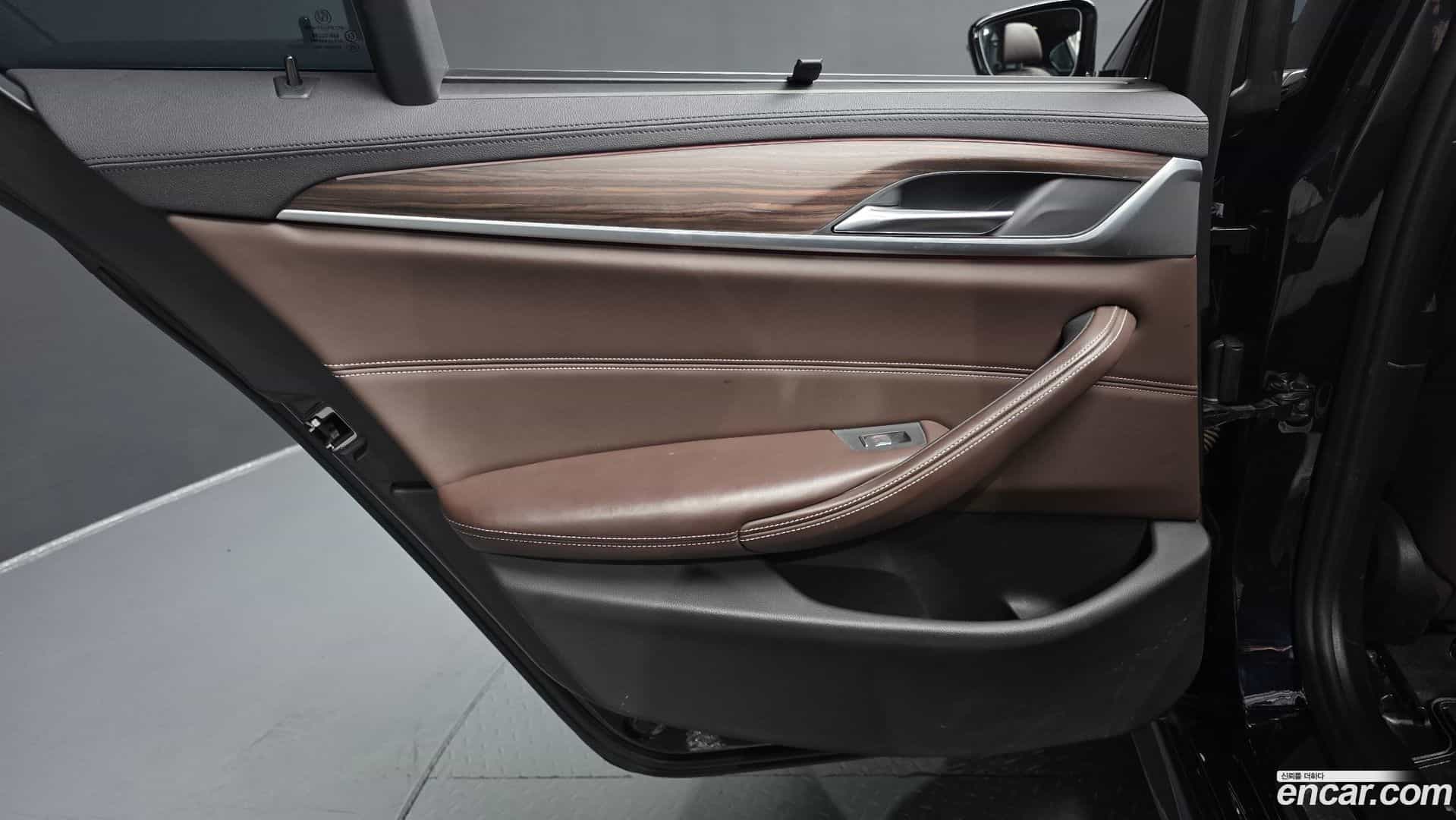5-Series BMW 2019.6-INNER-035