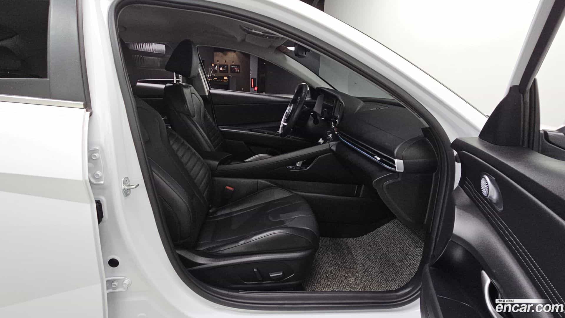 AVANTE Hyundai 2024.9-OPTION-016