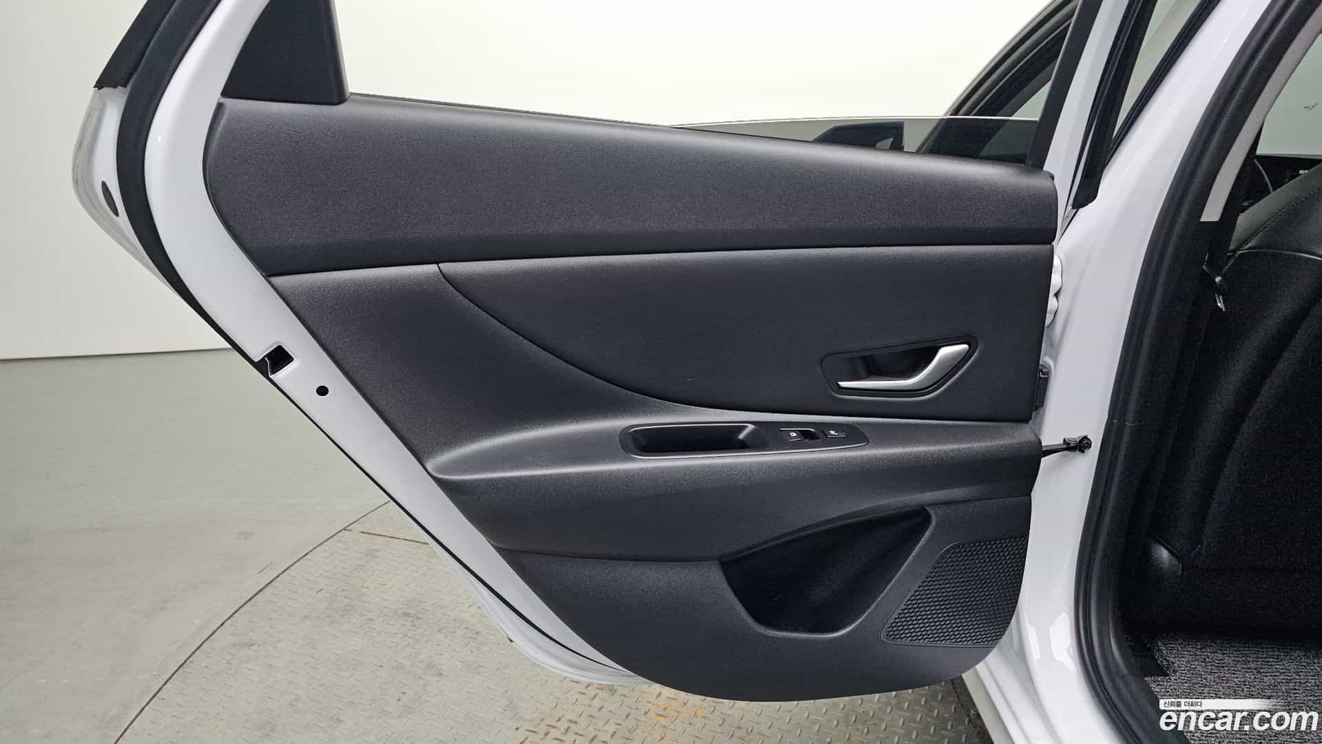 AVANTE Hyundai 2024.9-INNER-035