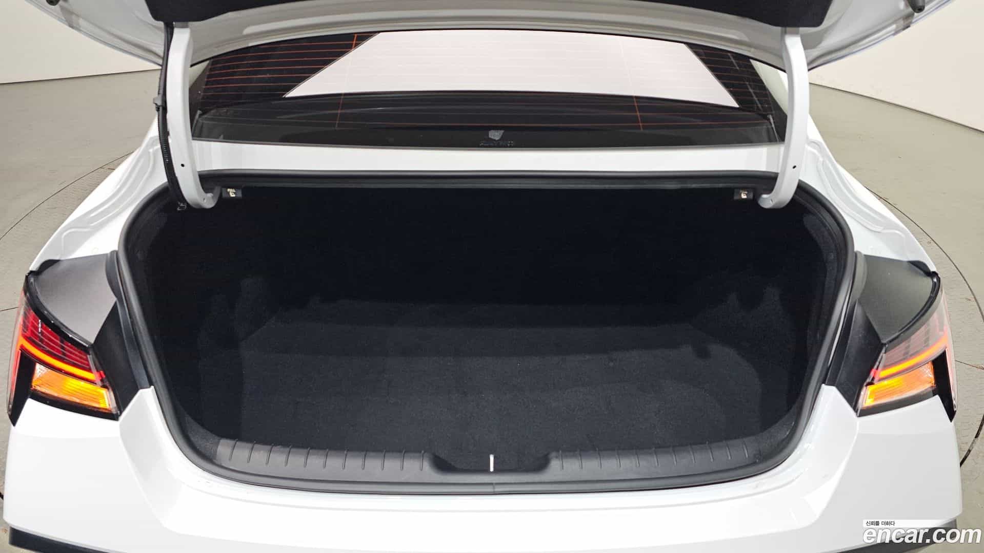 AVANTE Hyundai 2024.9-OPTION-045