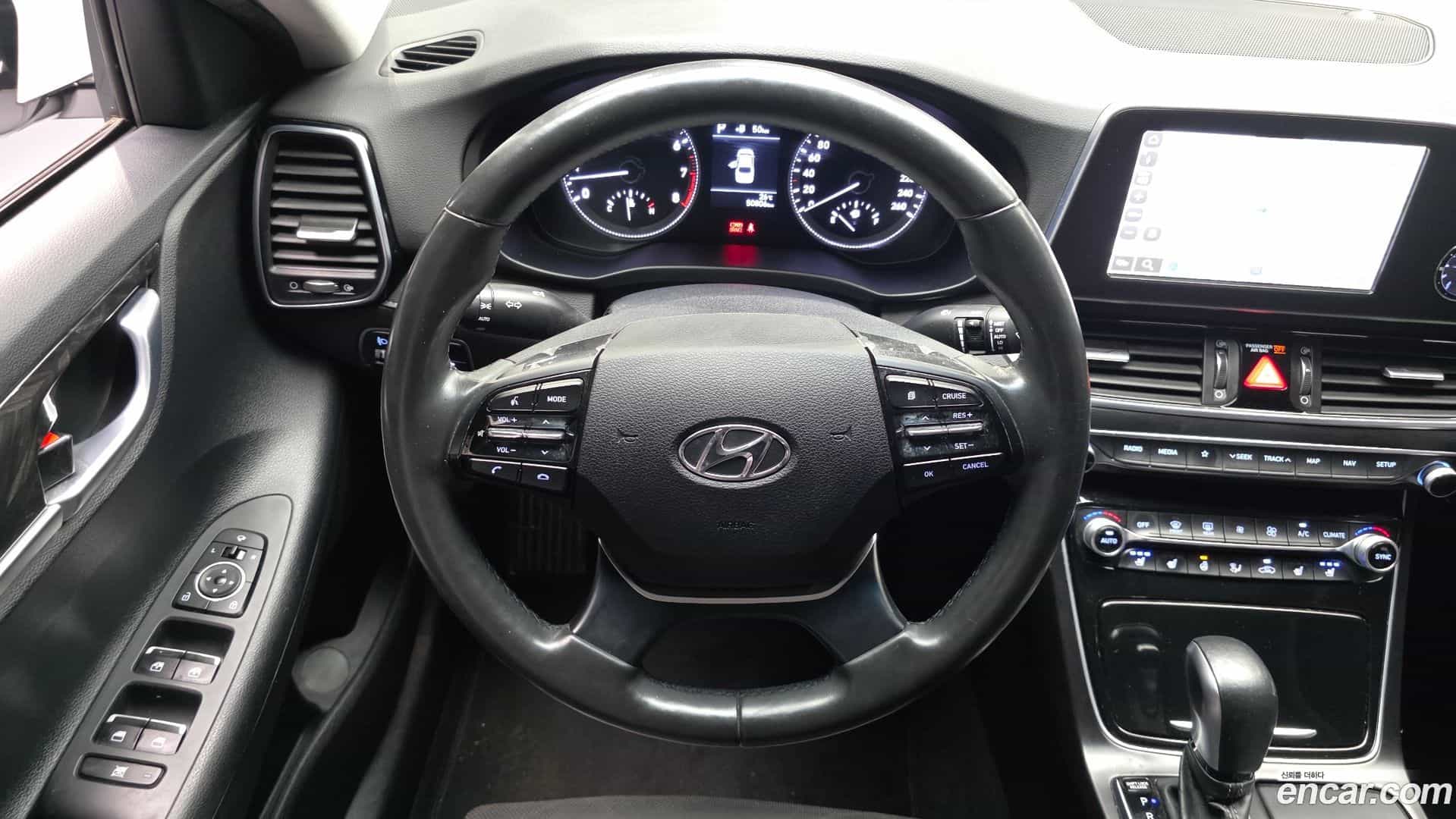 Grandeur Hyundai 2018.4-OPTION-017