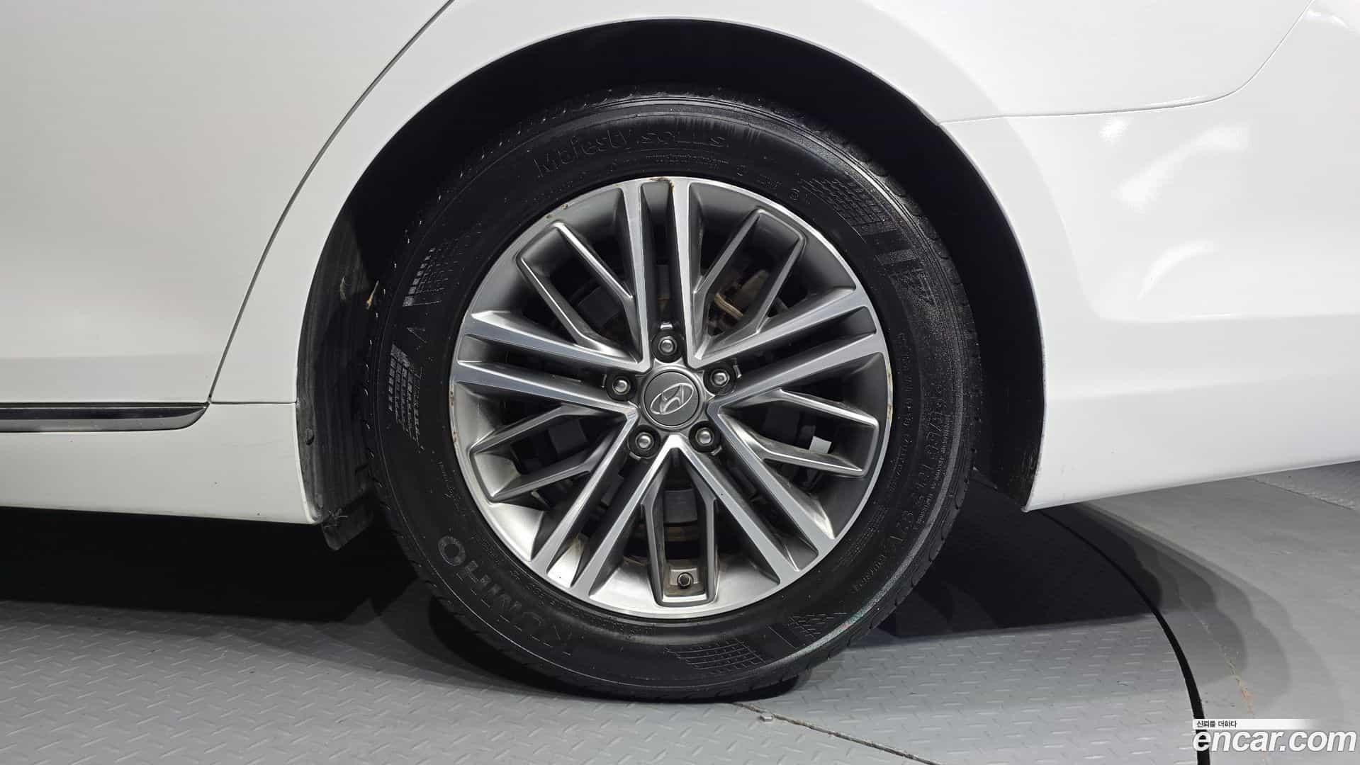 Grandeur Hyundai 2018.4-OUTER-031