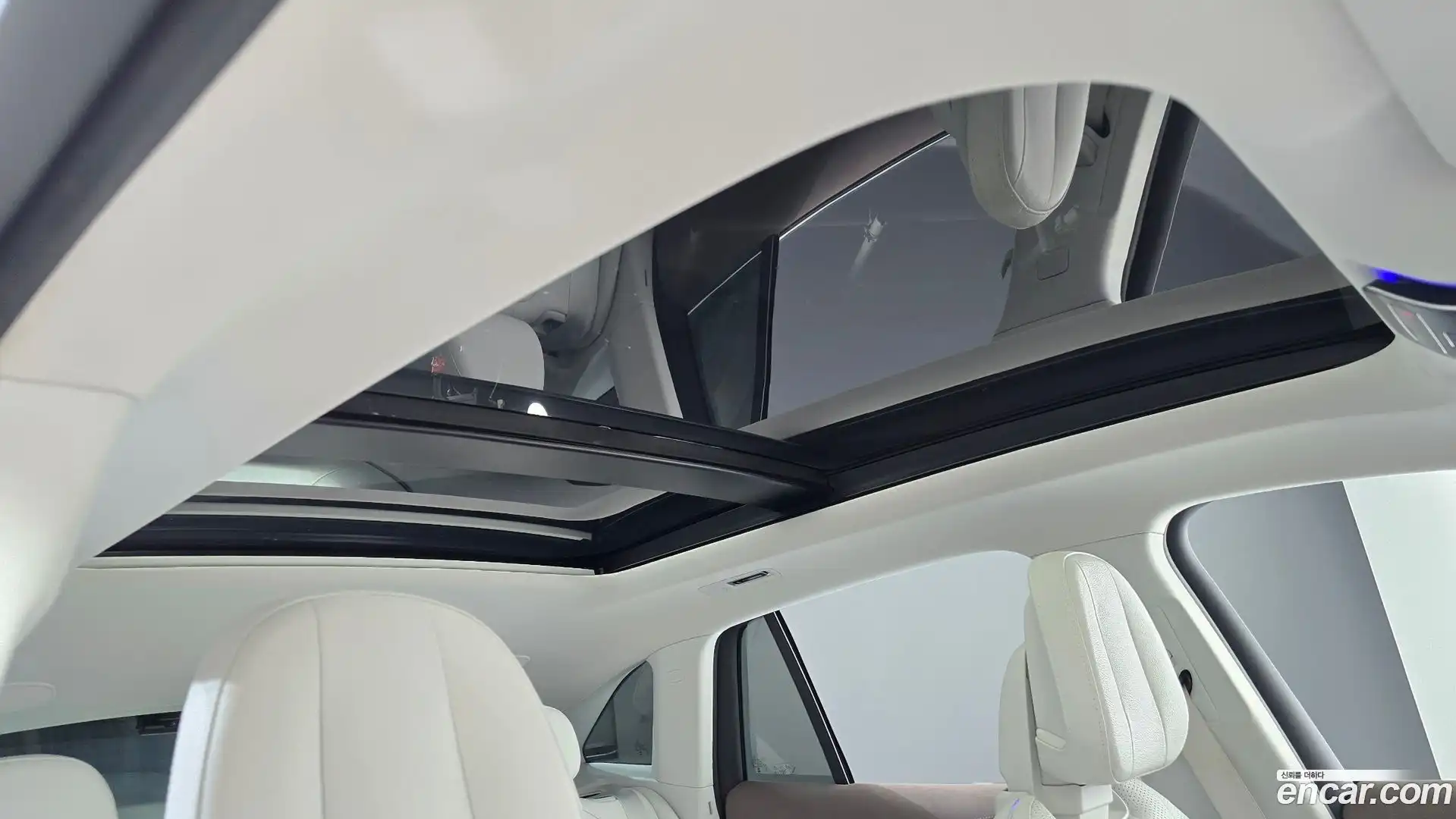 EQE Mercedes-Benz 2023.11-OPTION-021
