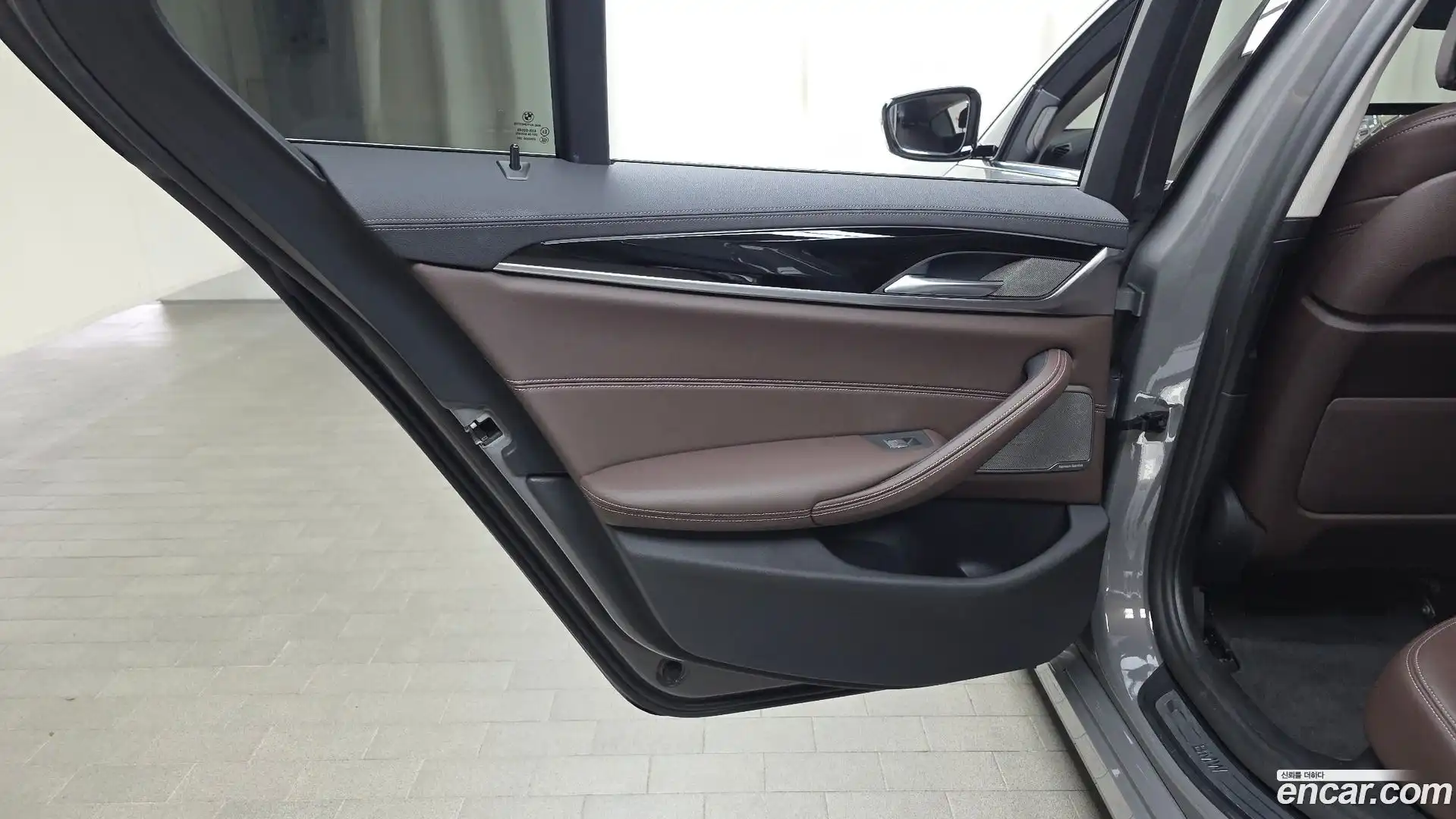 5-Series BMW 2021.4-INNER-035