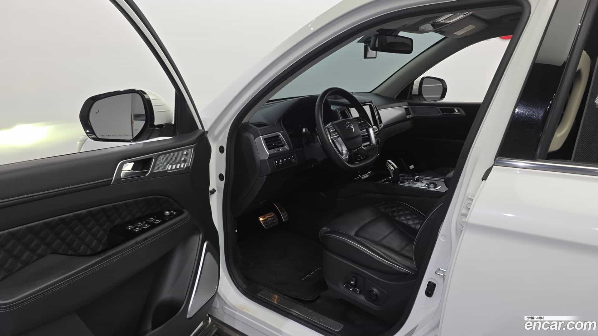 Rexton KG Mobility 2021.2-INNER-010