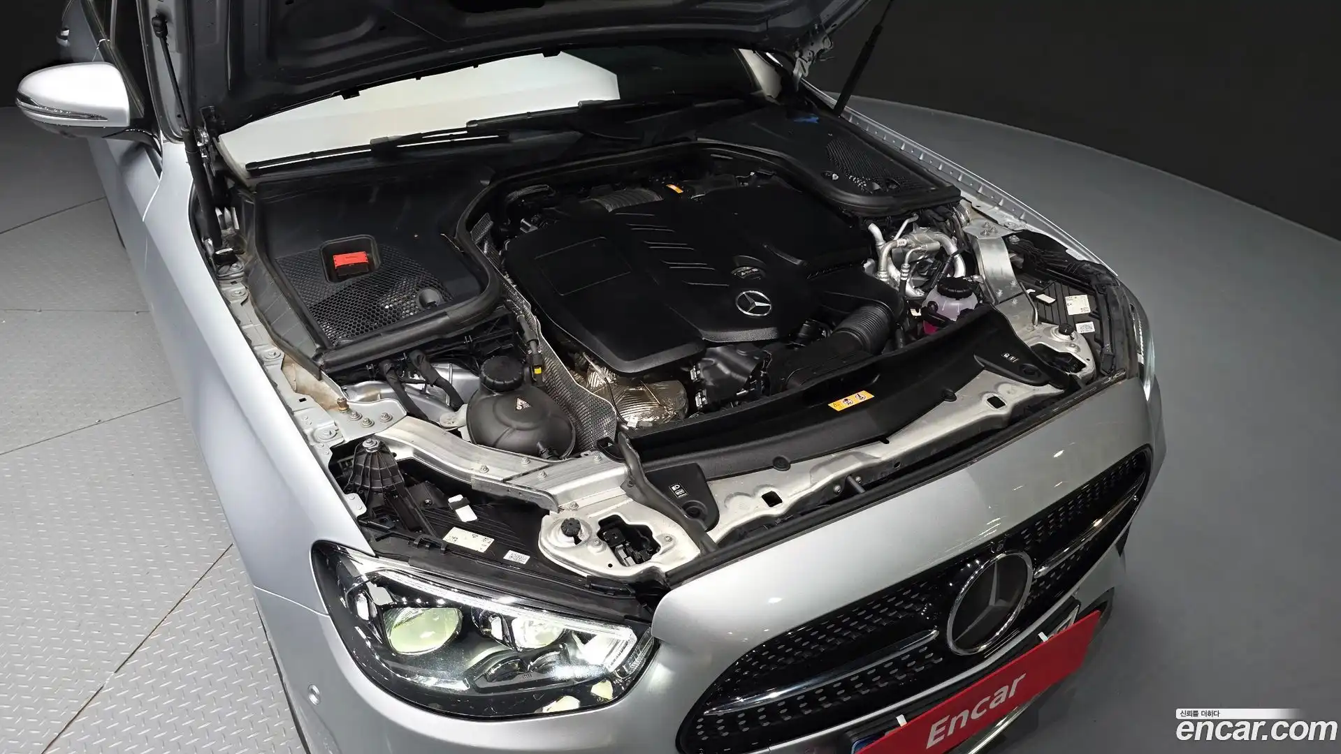 E-Class Mercedes-Benz 2022.7-OUTER-006