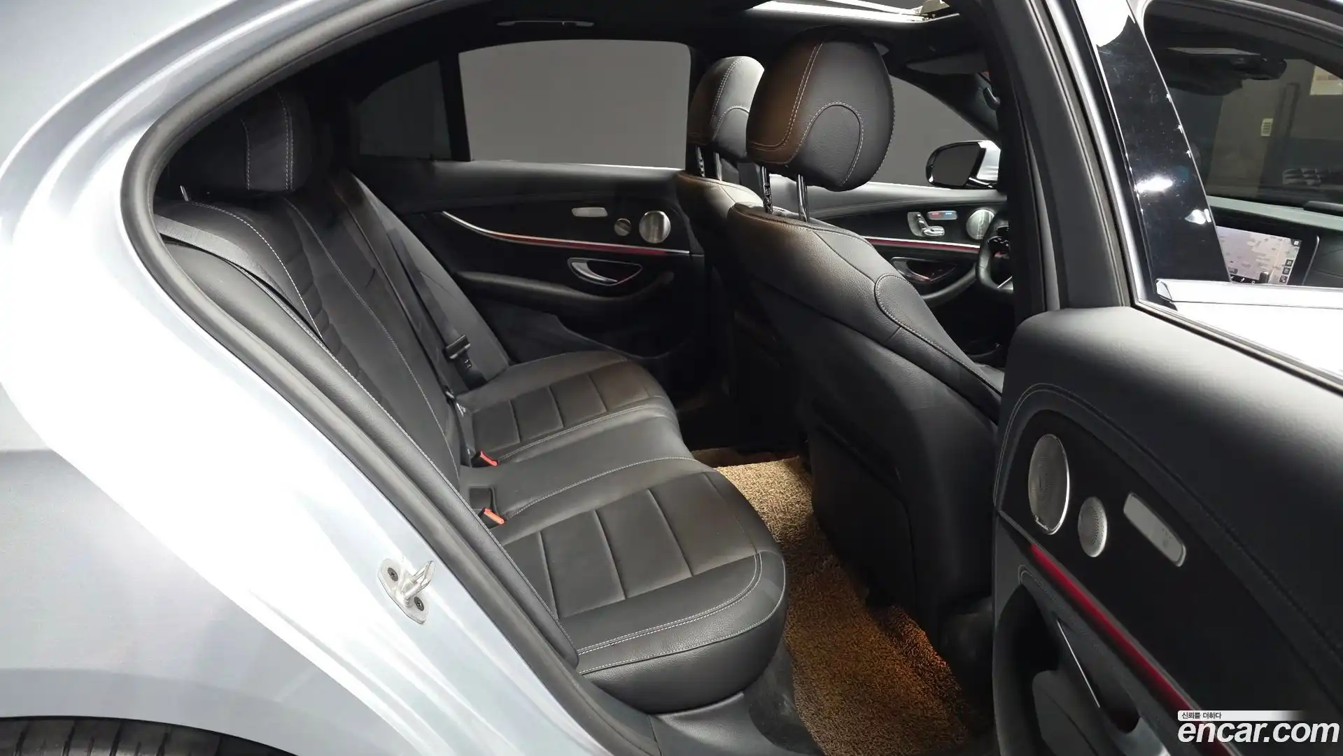 E-Class Mercedes-Benz 2022.7-OPTION-016