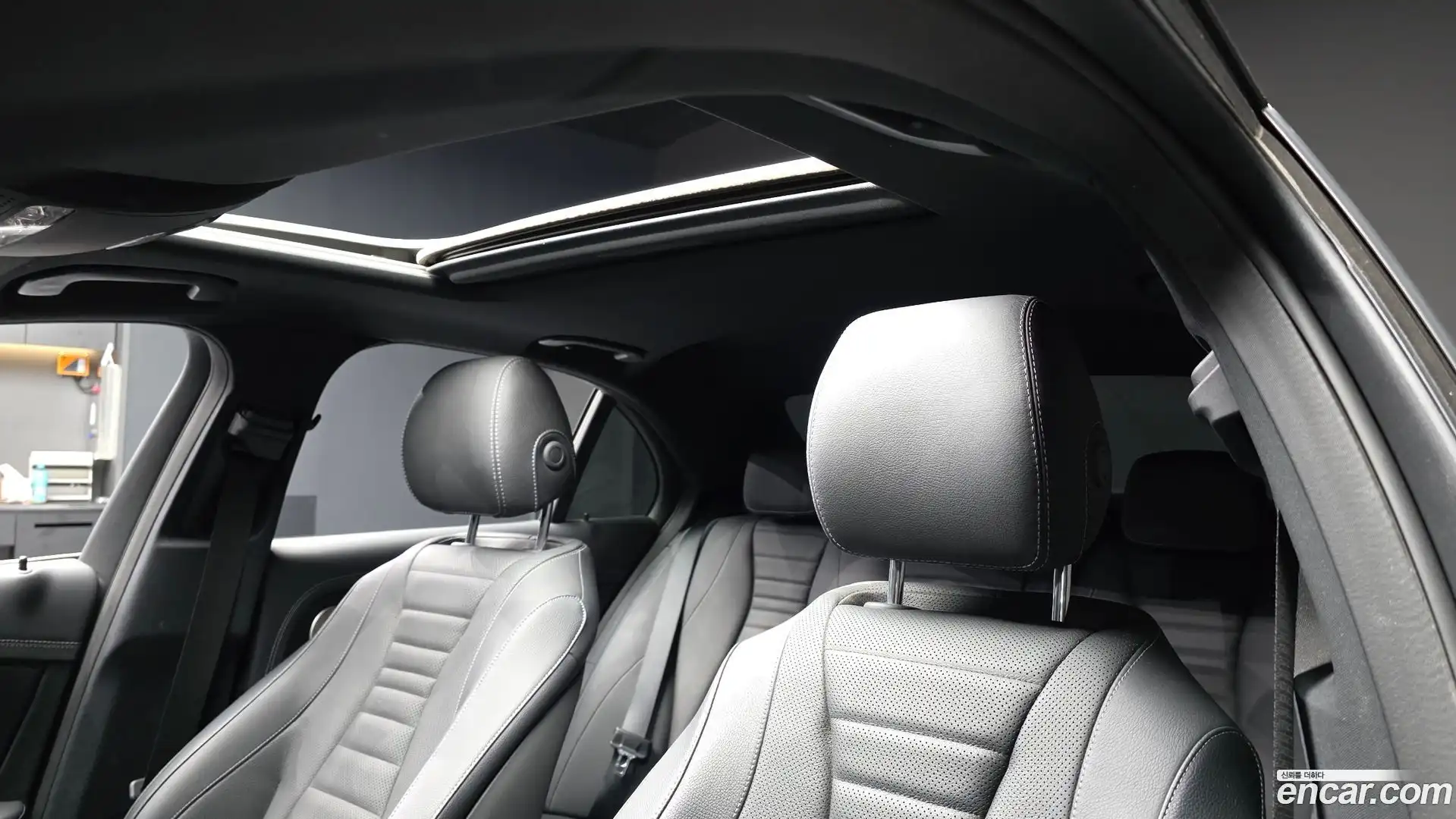 E-Class Mercedes-Benz 2022.7-OPTION-022