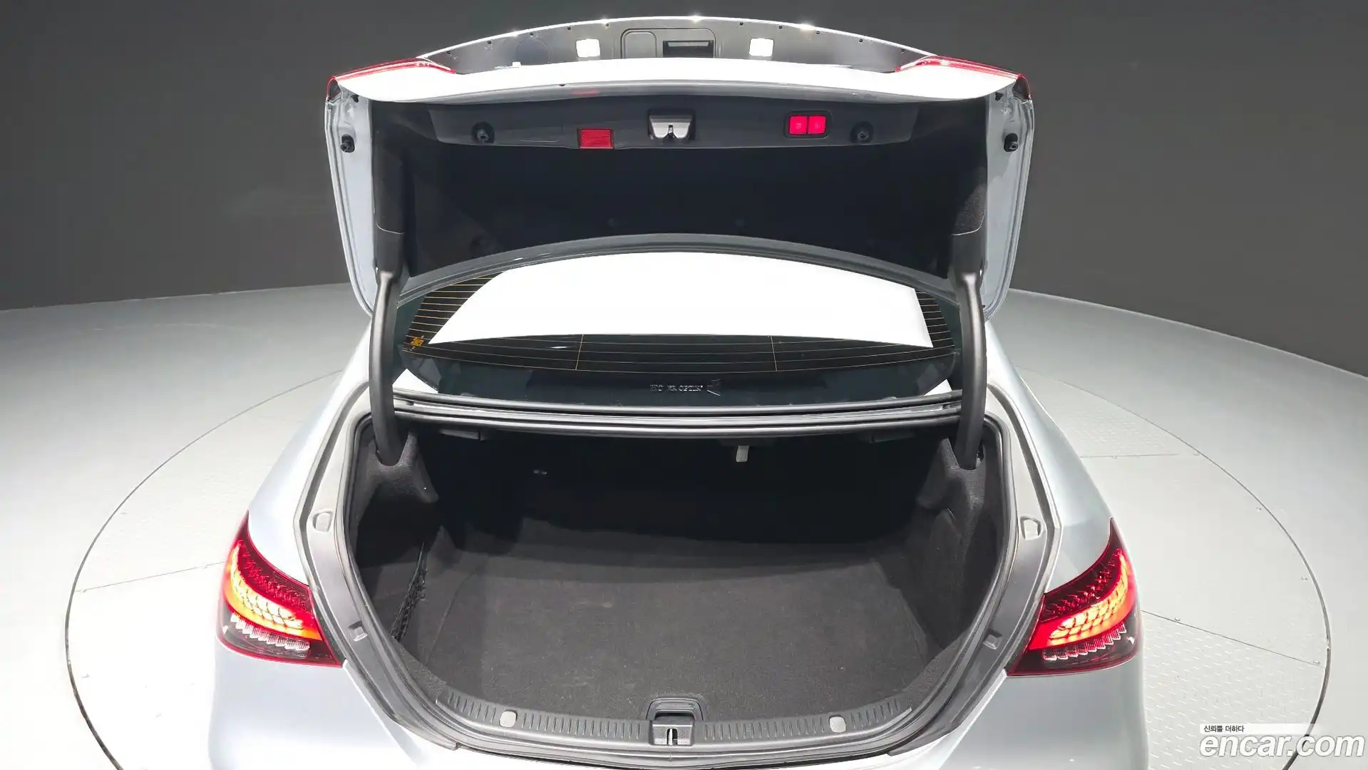 E-Class Mercedes-Benz 2022.7-OPTION-024