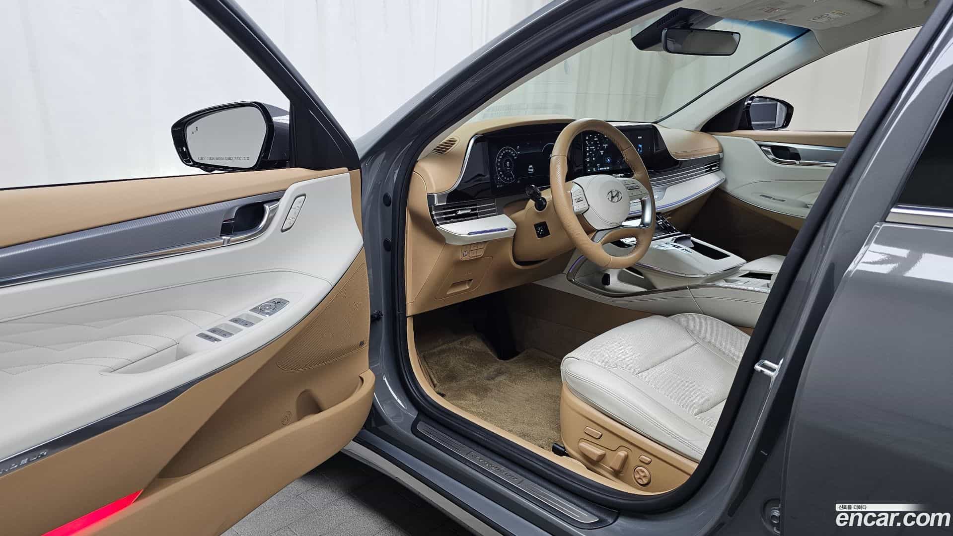 Grandeur Hyundai 2022.2-INNER-010