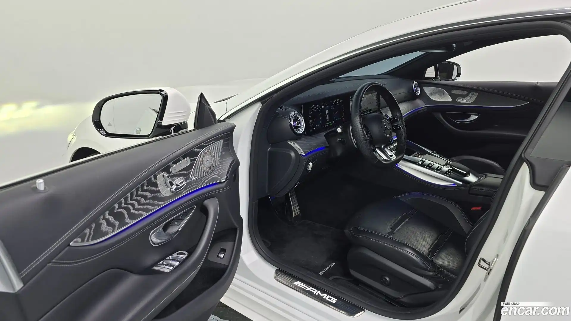 AMG GT Mercedes-Benz 2023.1-INNER-010