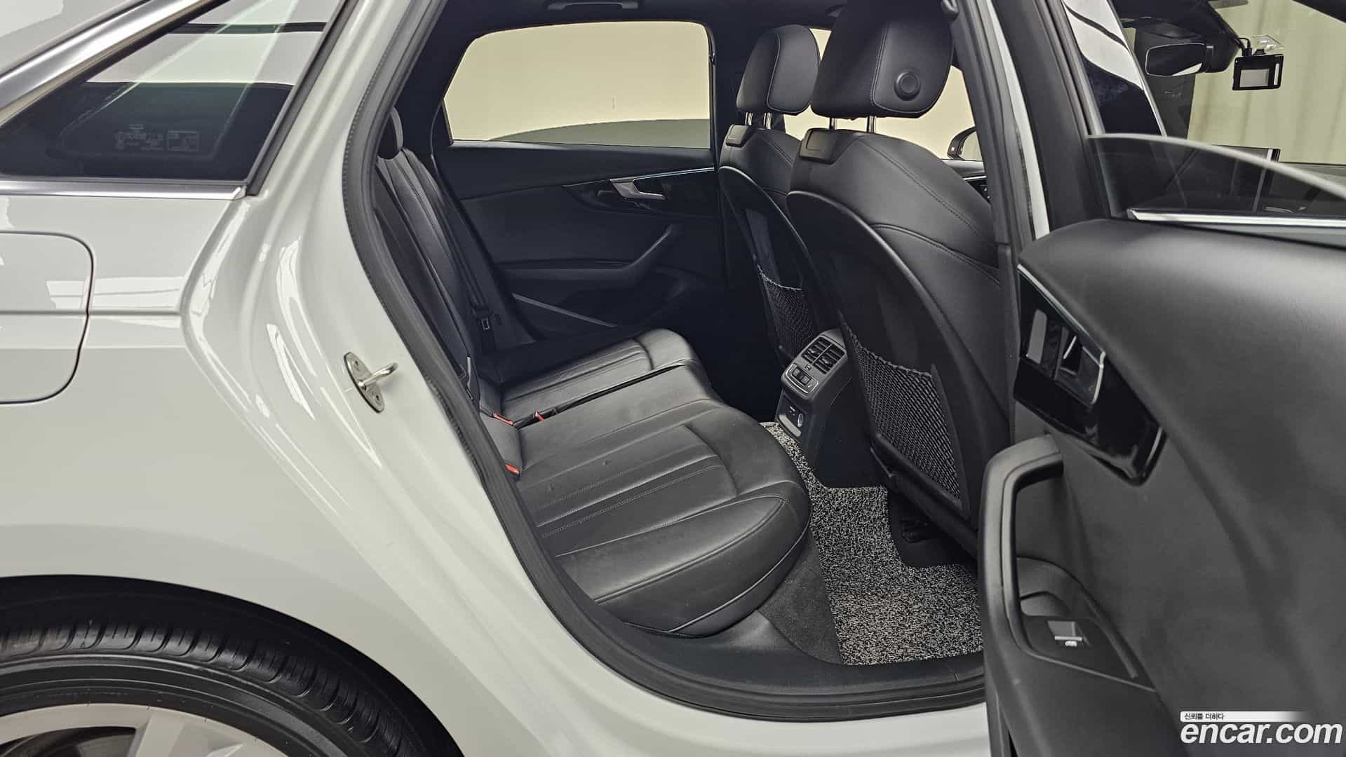 A4 Audi 2021.10-OPTION-015