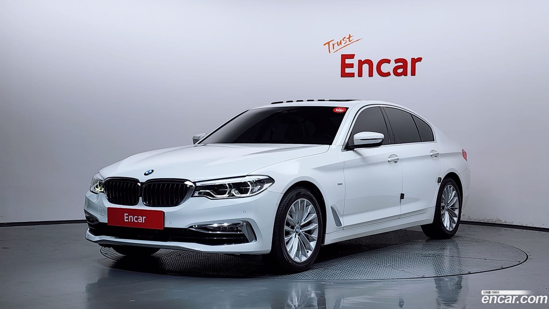 Main__Slider__Photo:5-Series BMW 2018.7-0