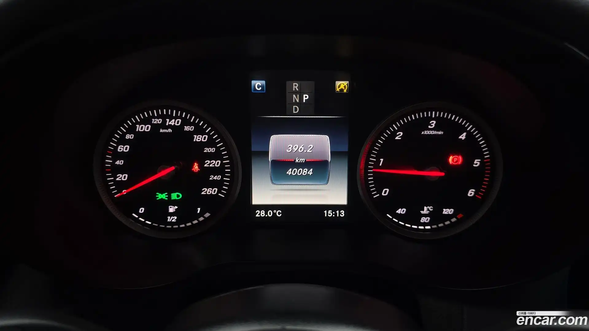 GLC-Class Mercedes-Benz 2018.0-INNER-008