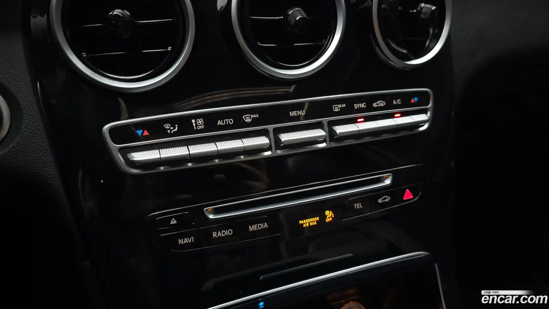 GLC-Class Mercedes-Benz 2018.0-OPTION-021