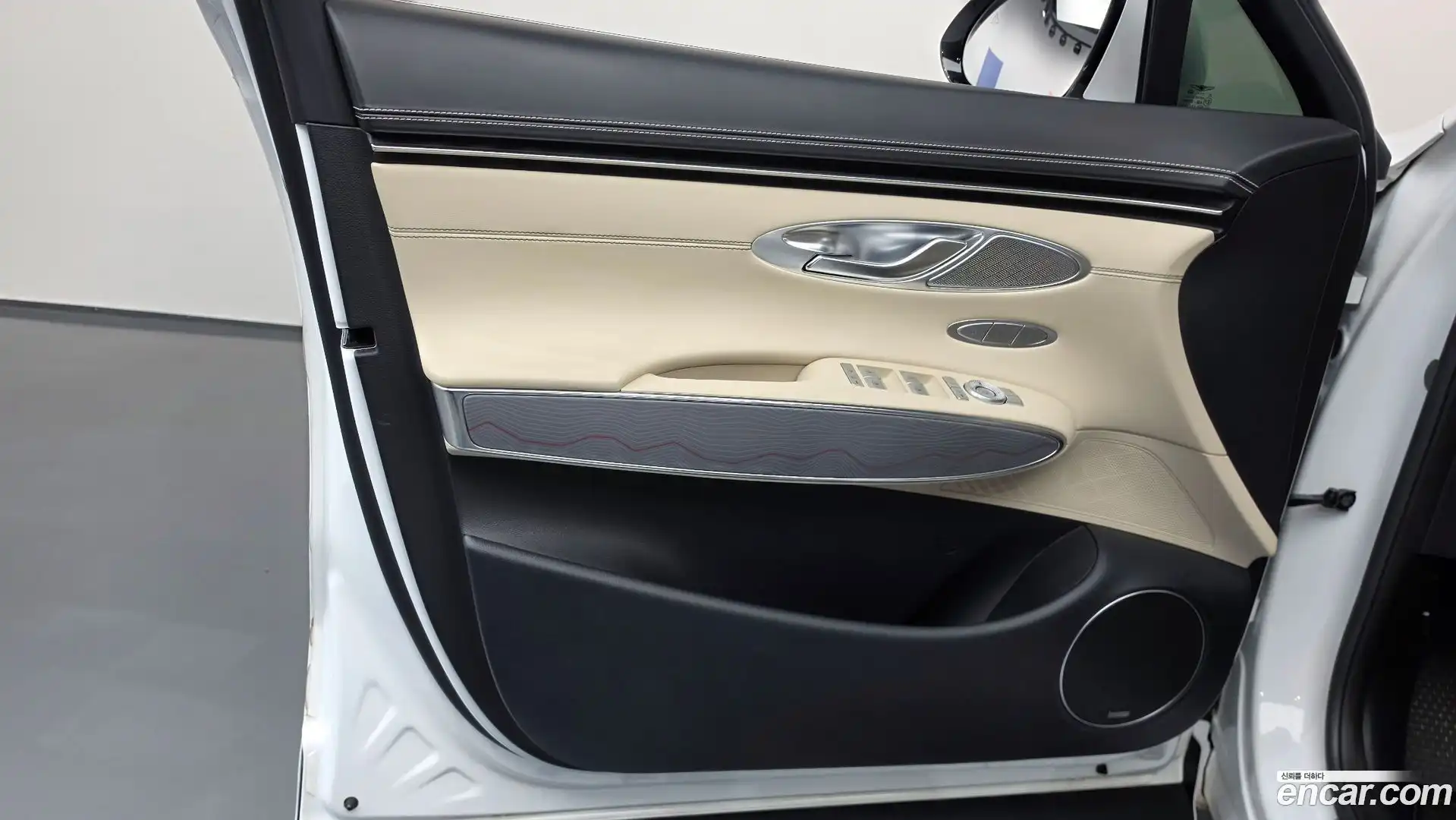 GV70 Genesis 2024.0-INNER-034