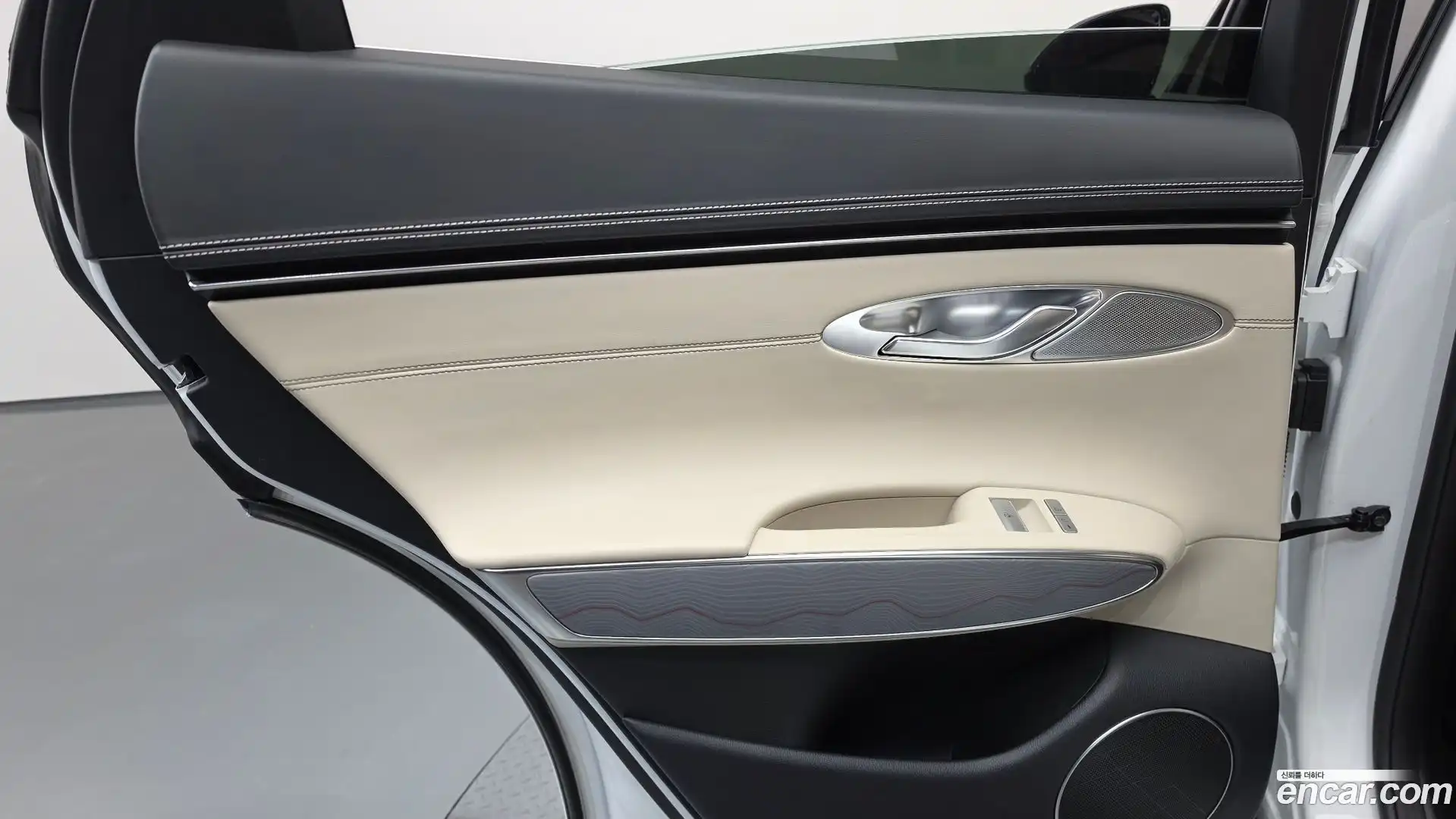 GV70 Genesis 2024.0-INNER-035