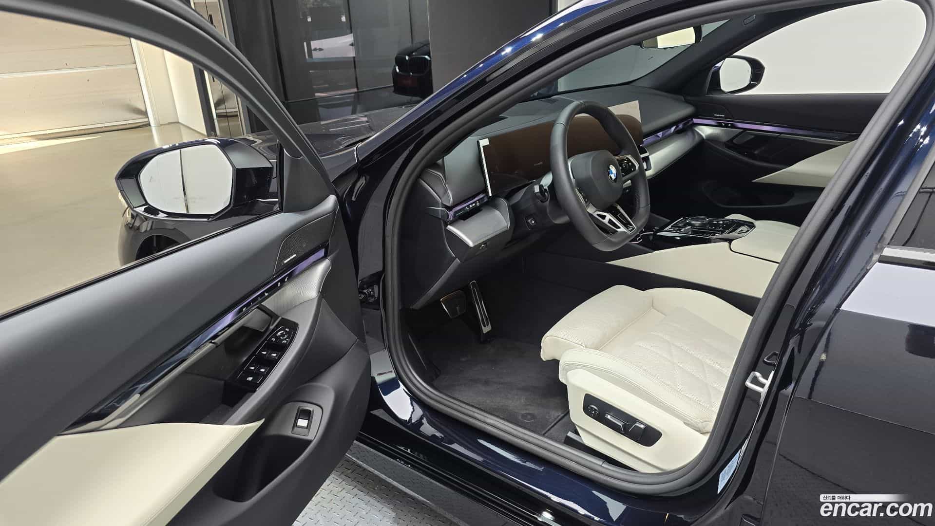 5-Series BMW 2025.11-INNER-010