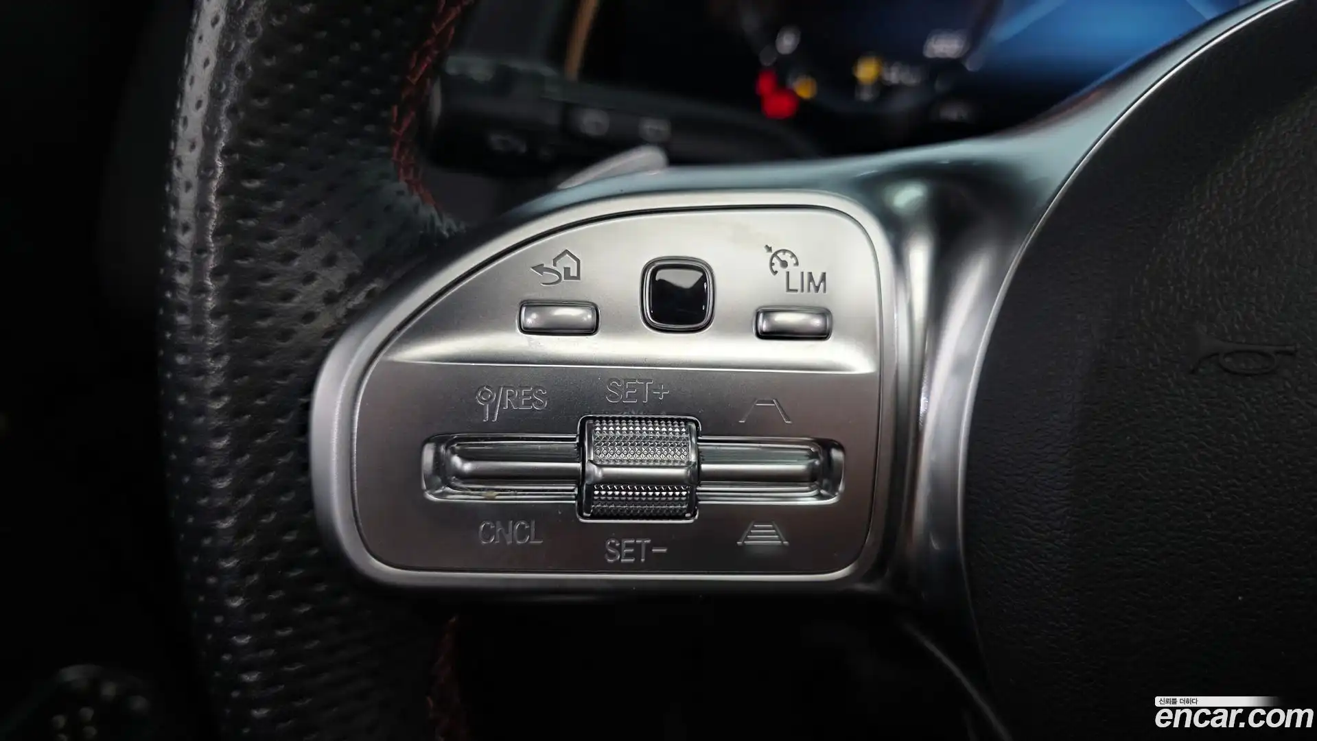 GLB-Class Mercedes-Benz 2022.4-OPTION-021