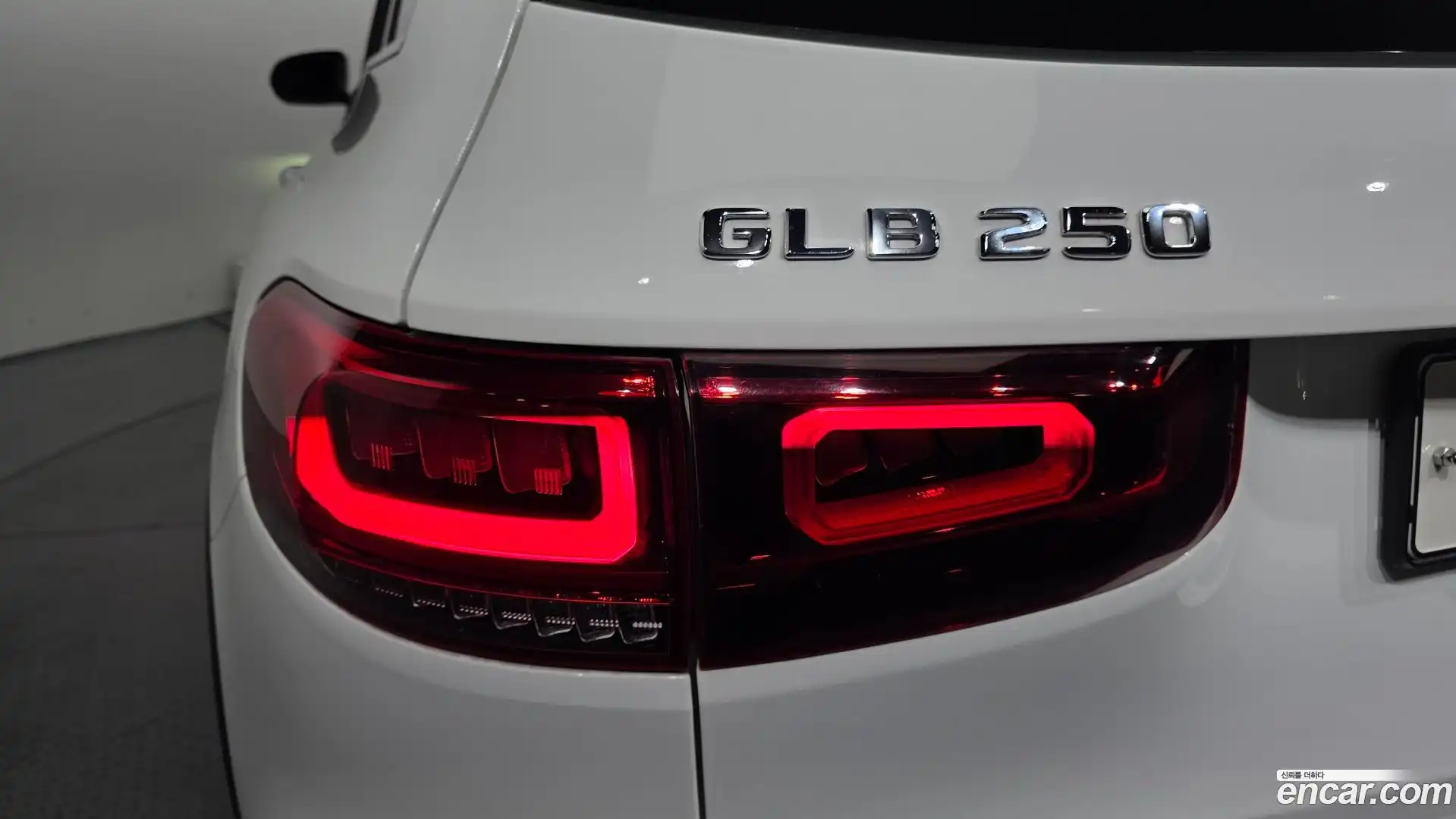 GLB-Class Mercedes-Benz 2022.4-OUTER-033