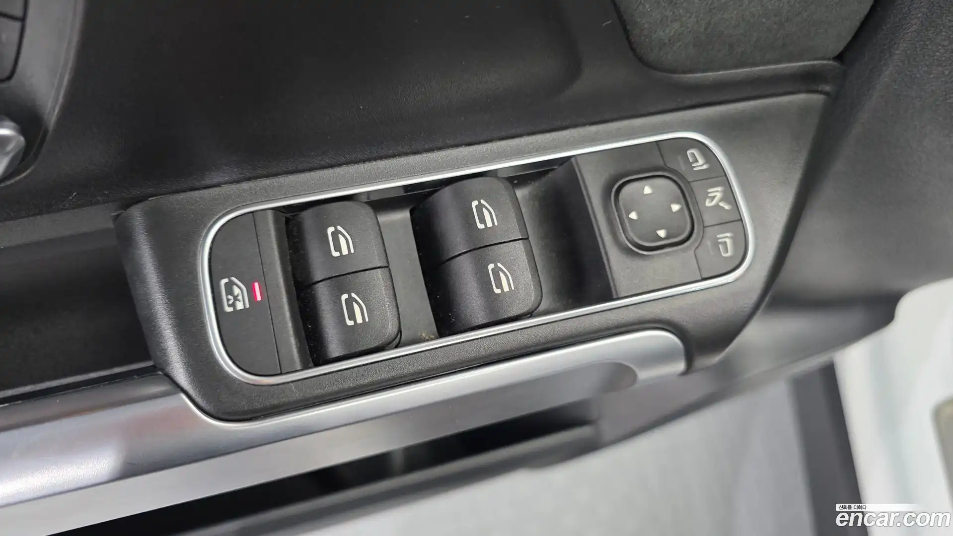 GLB-Class Mercedes-Benz 2022.4-OPTION-043
