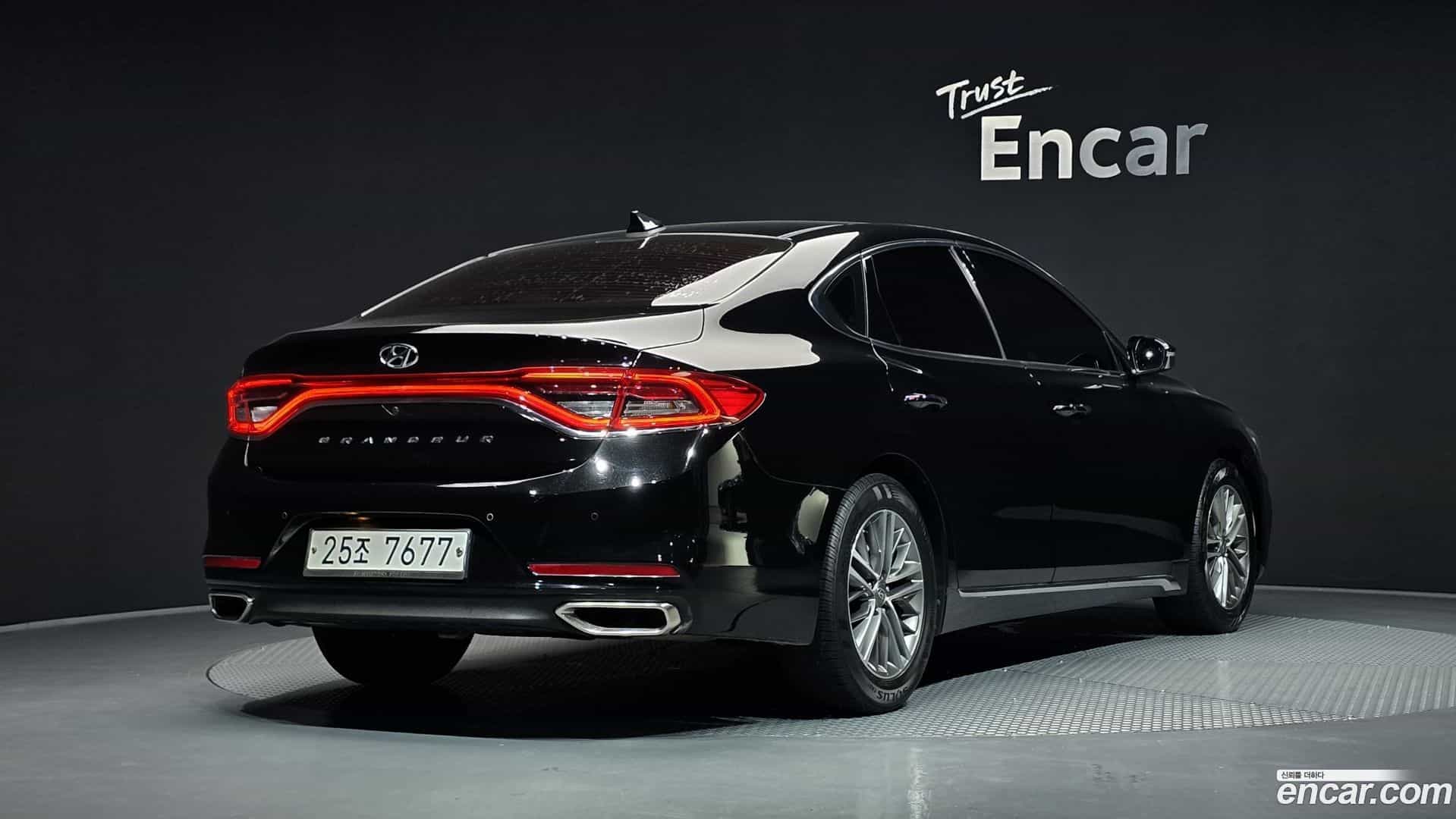 Grandeur Hyundai 2017.2-OUTER-002