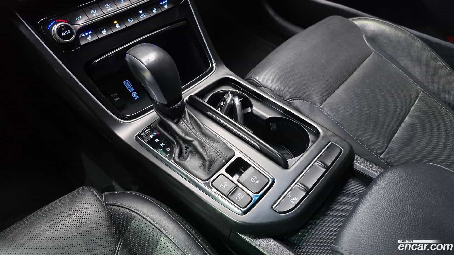 Grandeur Hyundai 2017.2-INNER-009