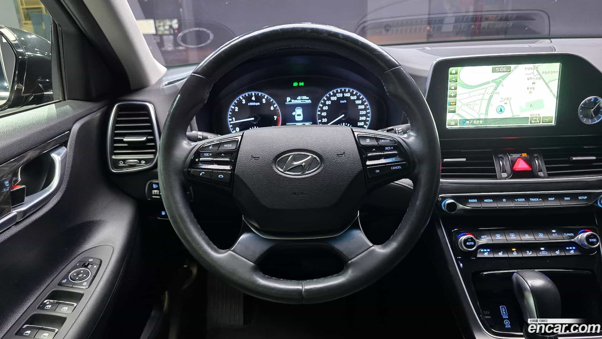 Grandeur Hyundai 2017.2-OPTION-018