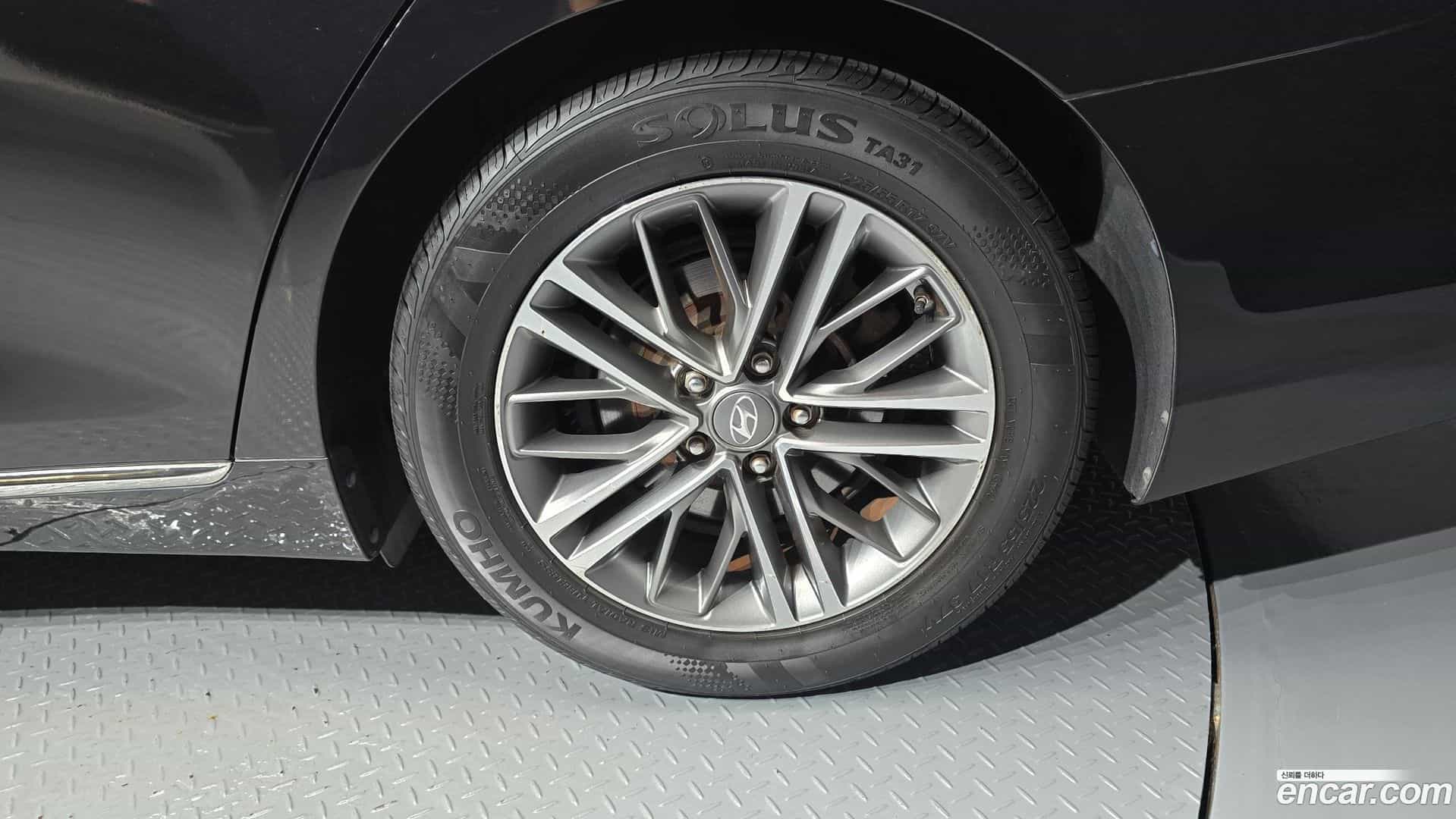 Grandeur Hyundai 2017.2-OUTER-031