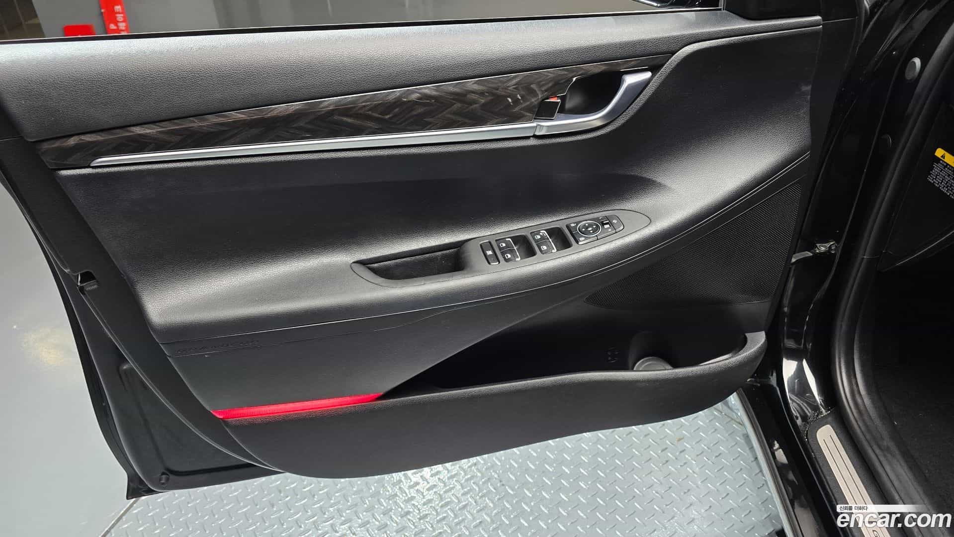 Grandeur Hyundai 2017.2-INNER-034