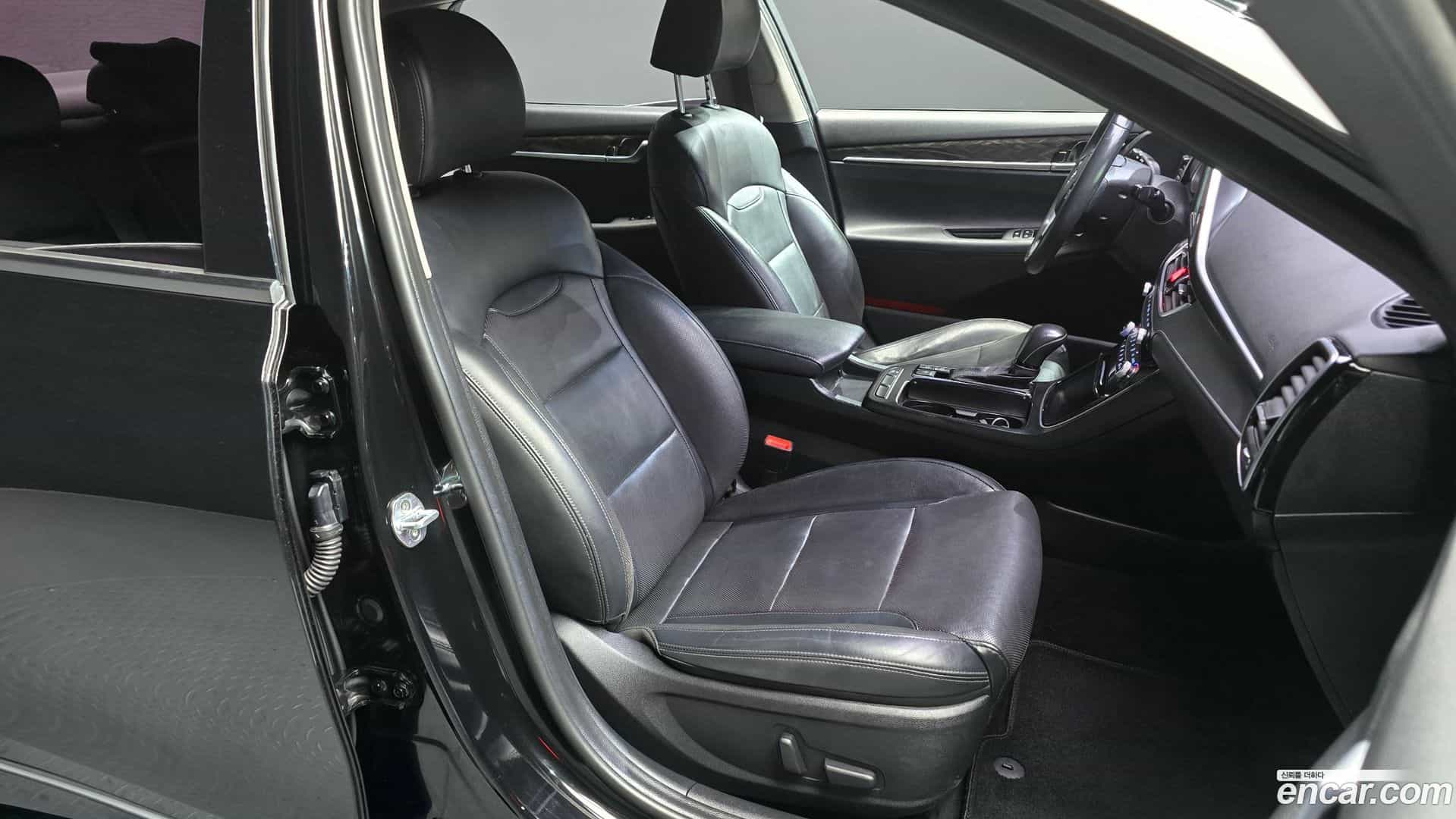 Grandeur Hyundai 2017.2-INNER-036