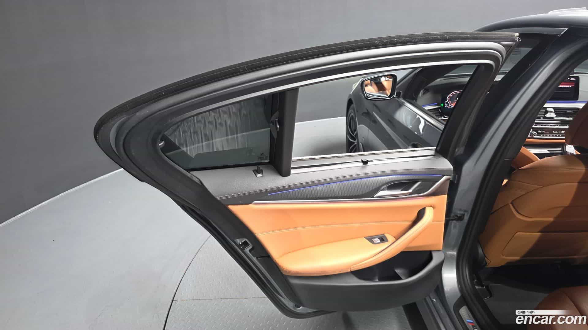5-Series BMW 2023.0-INNER-035