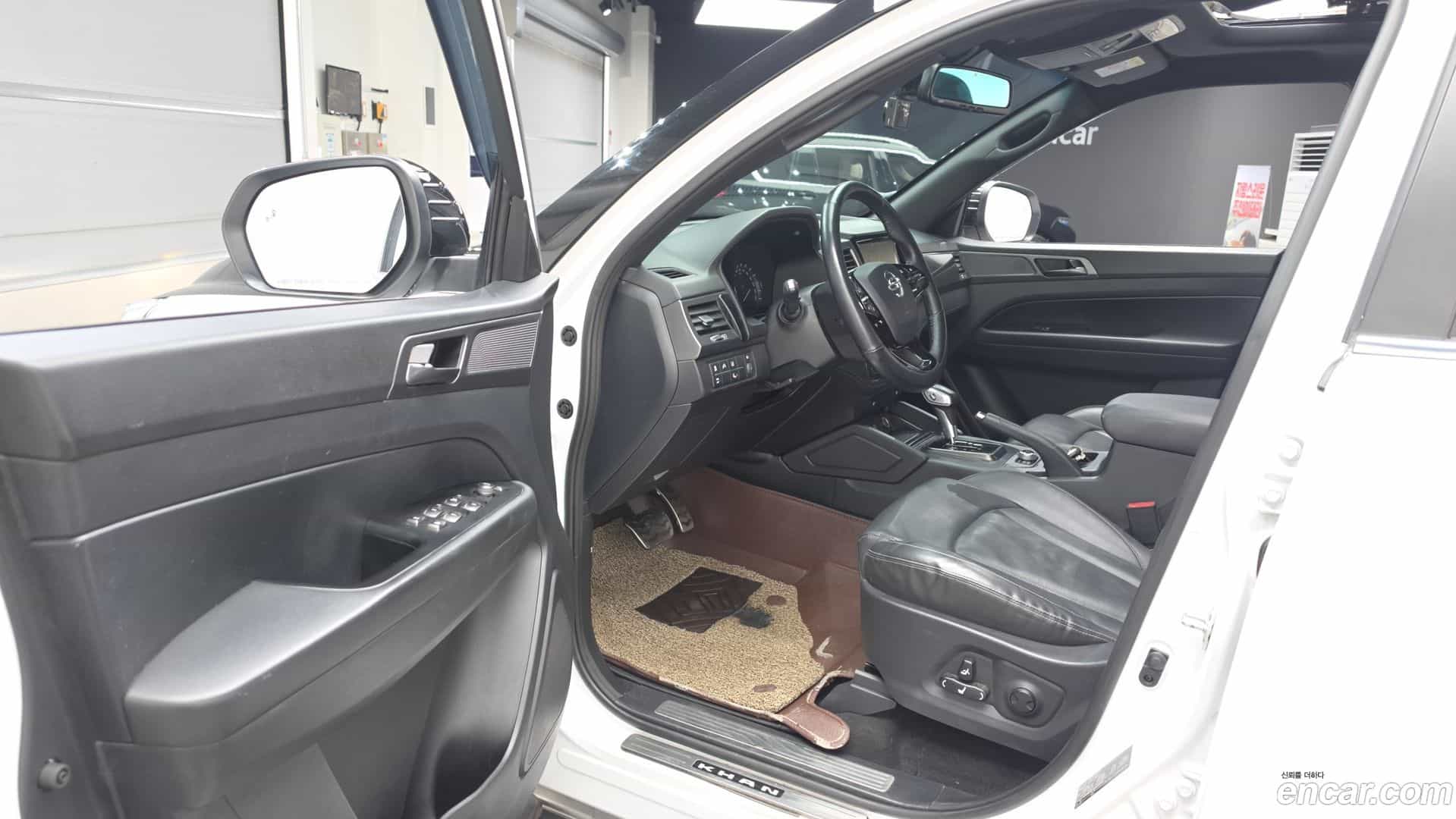 Rexton KG Mobility 2021.8-INNER-010