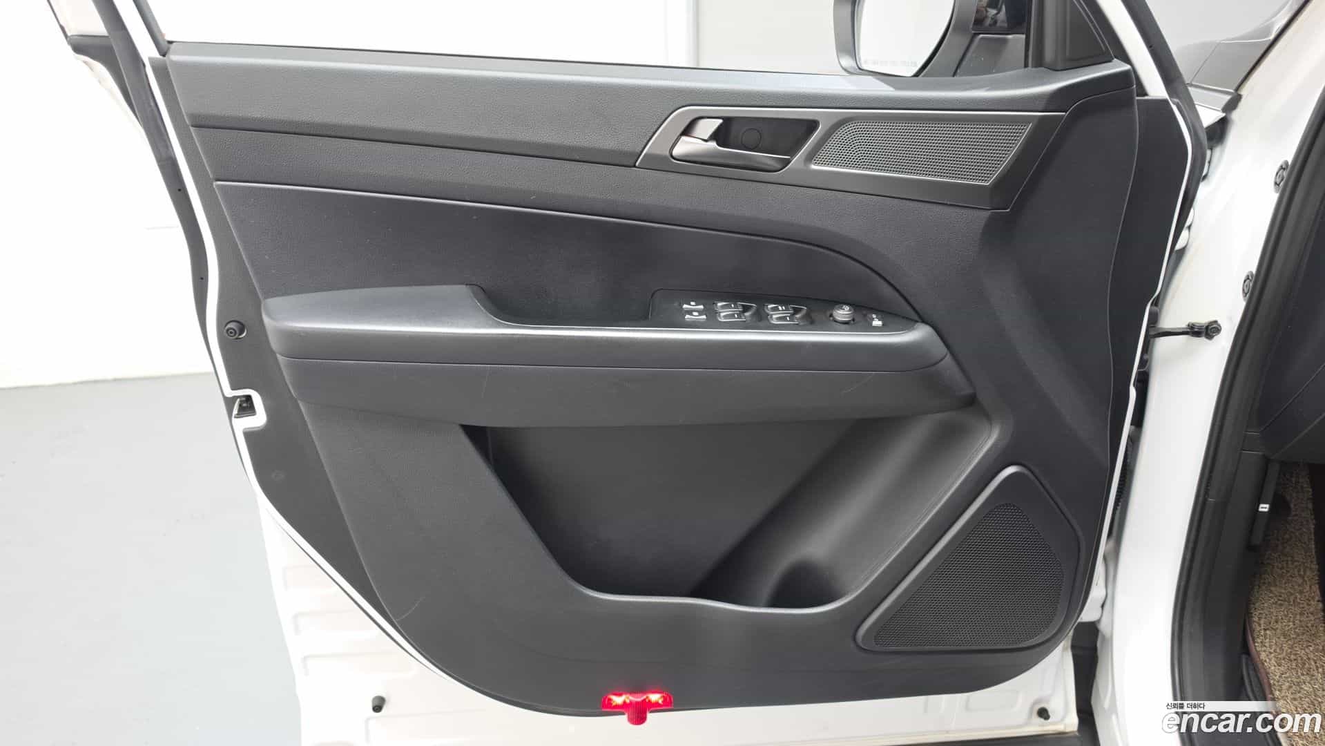 Rexton KG Mobility 2021.8-INNER-034