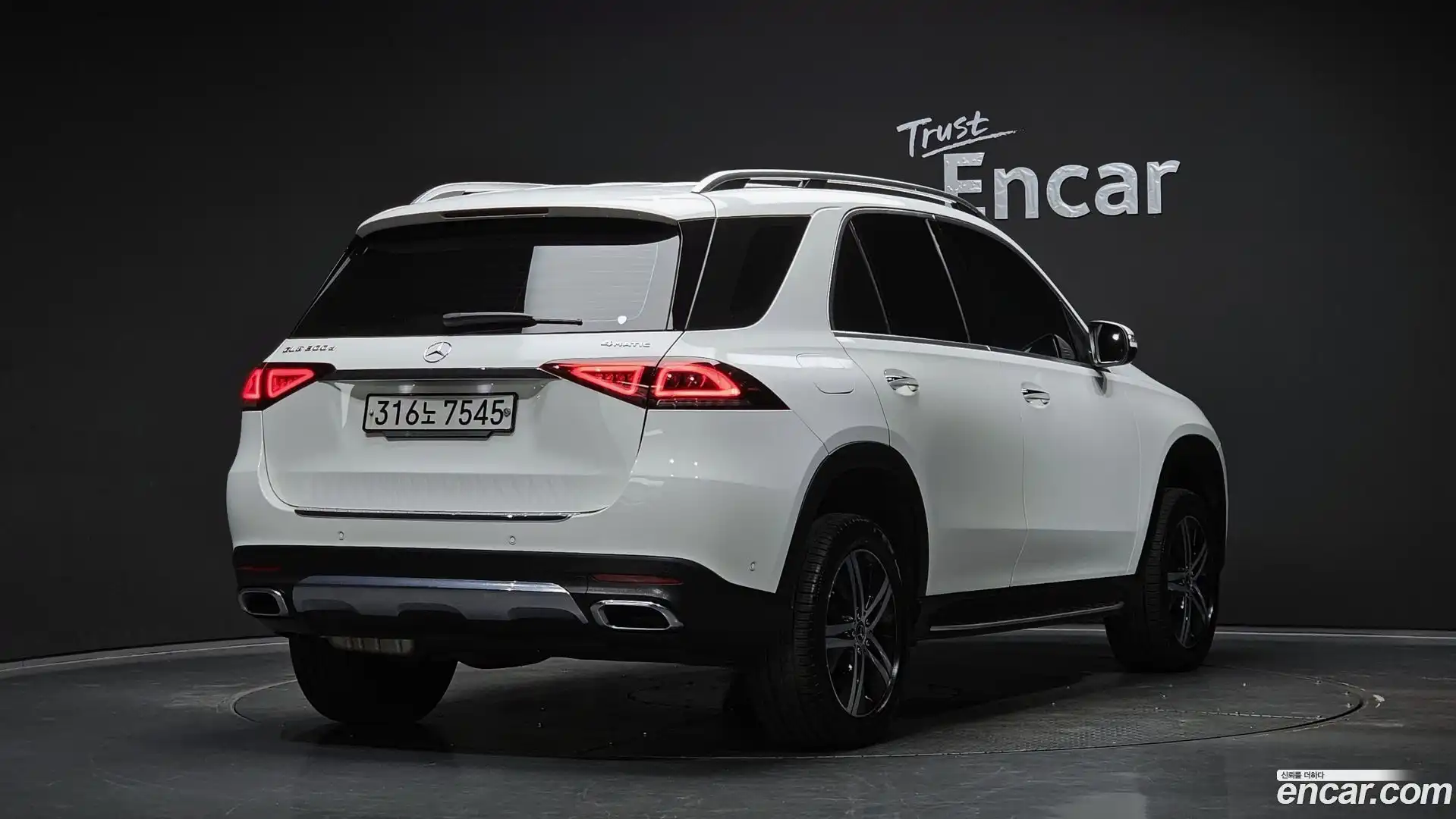 GLE-Class Mercedes-Benz 2019.9-OUTER-002