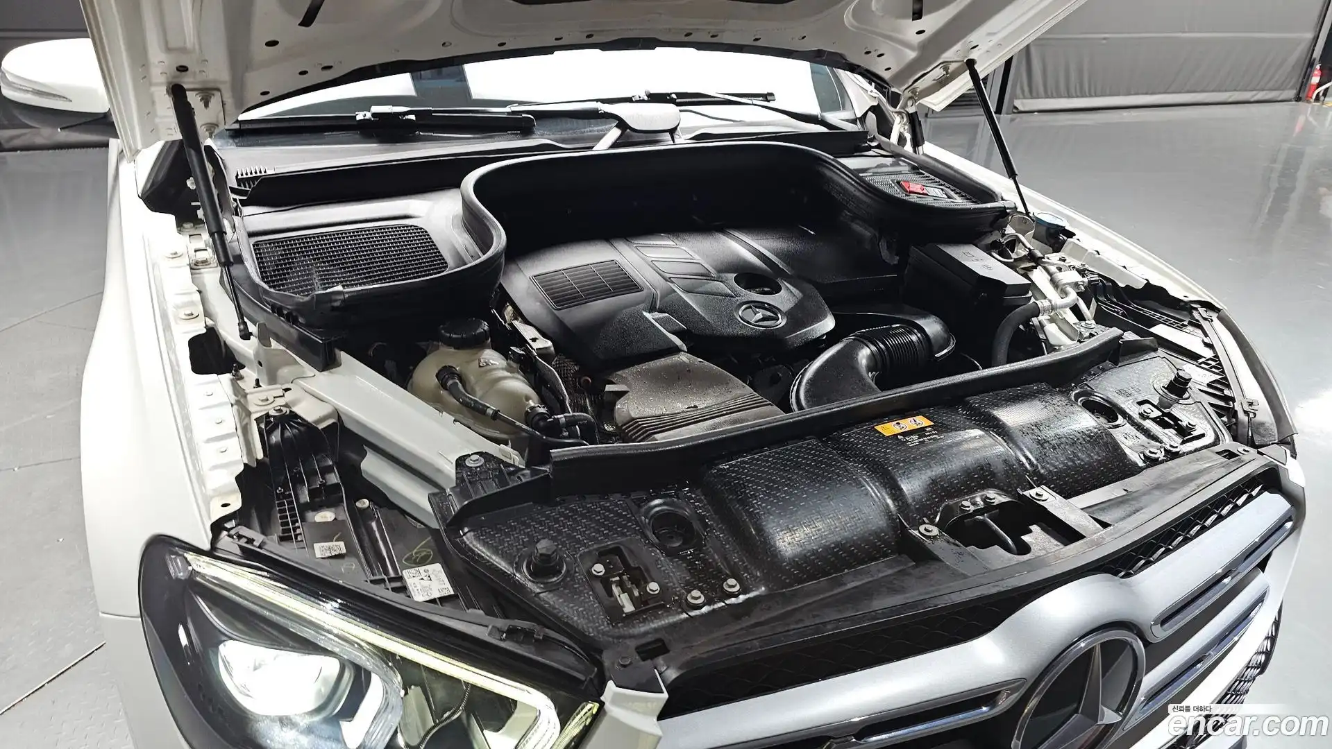 GLE-Class Mercedes-Benz 2019.9-OUTER-006