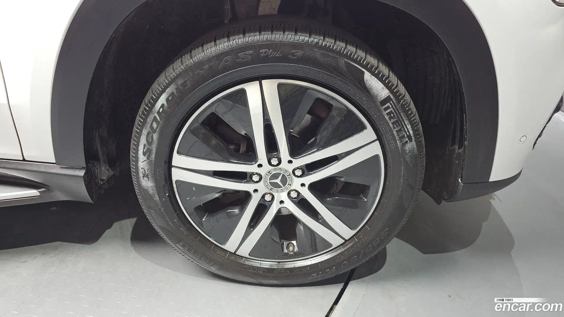 GLE-Class Mercedes-Benz 2019.9-OUTER-031