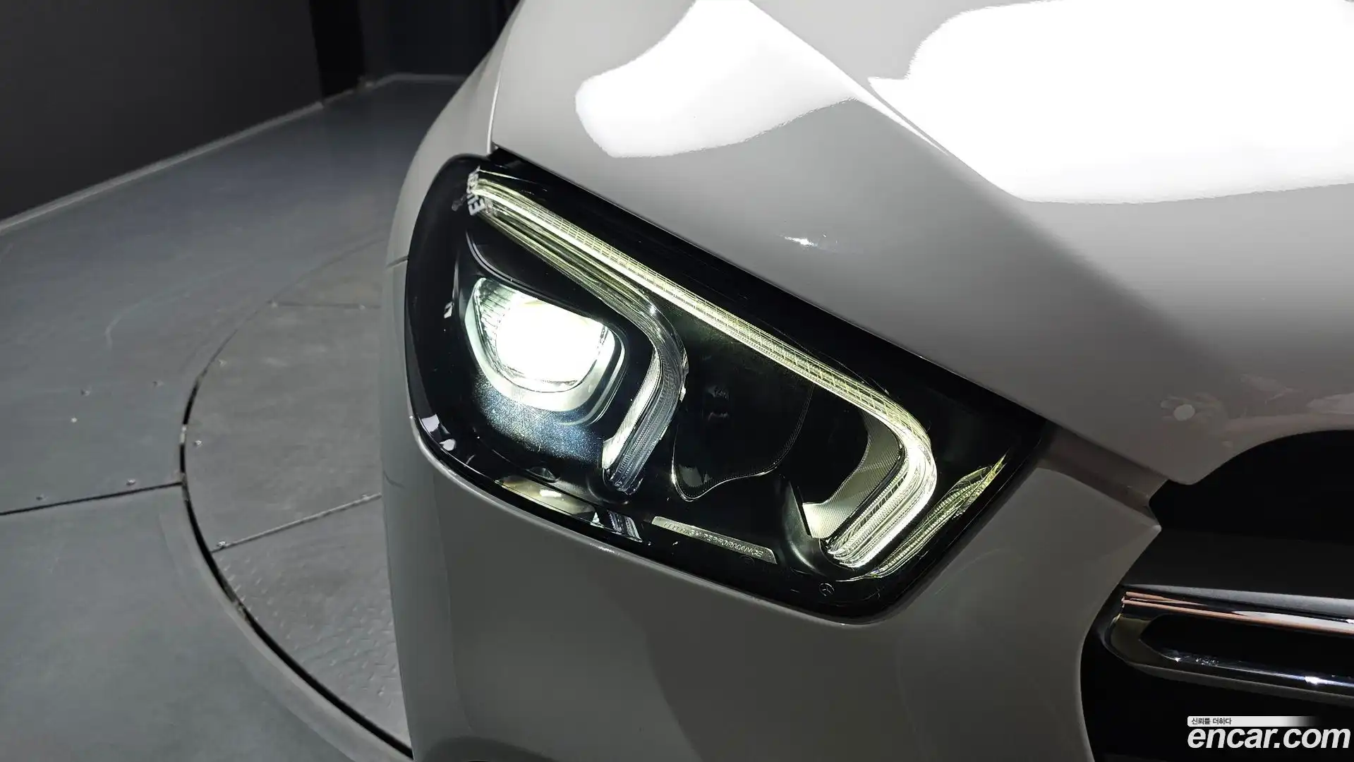 GLE-Class Mercedes-Benz 2019.9-OUTER-032