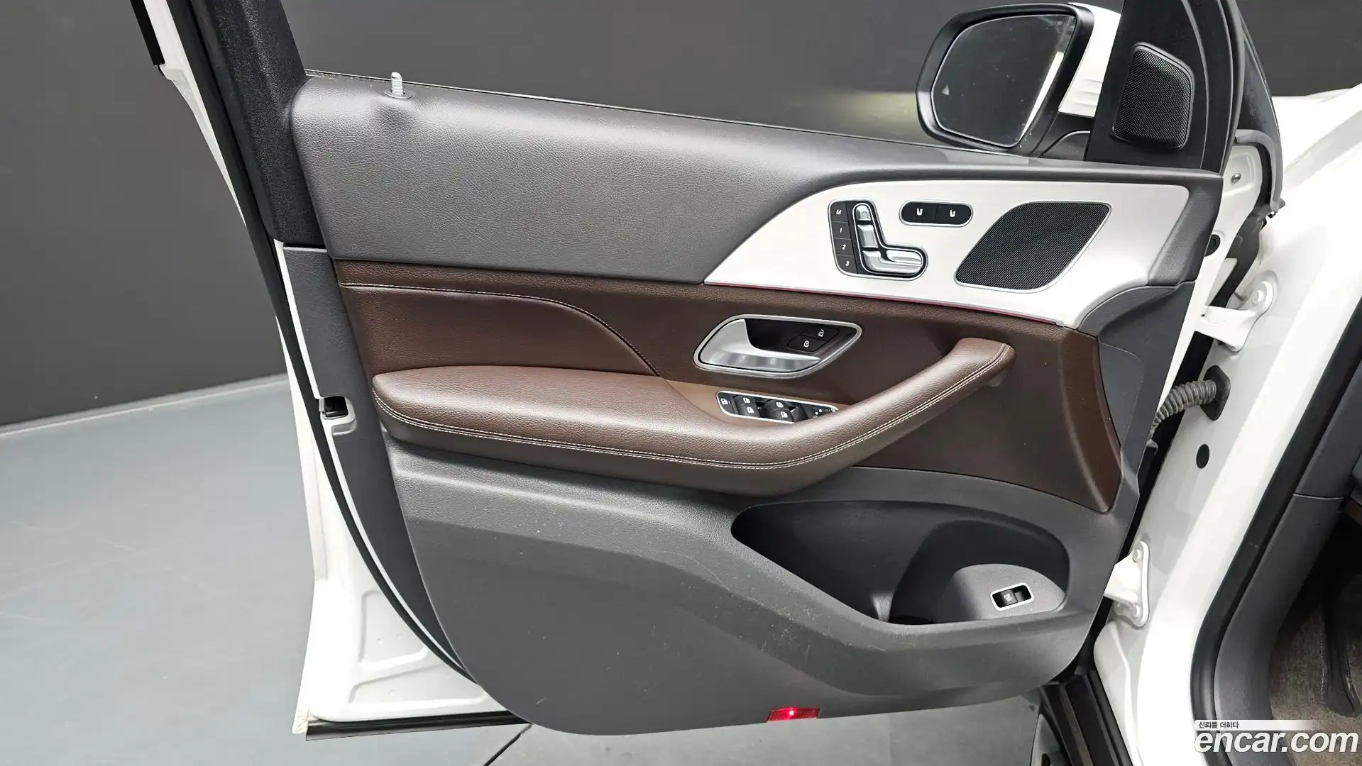 GLE-Class Mercedes-Benz 2019.9-INNER-034