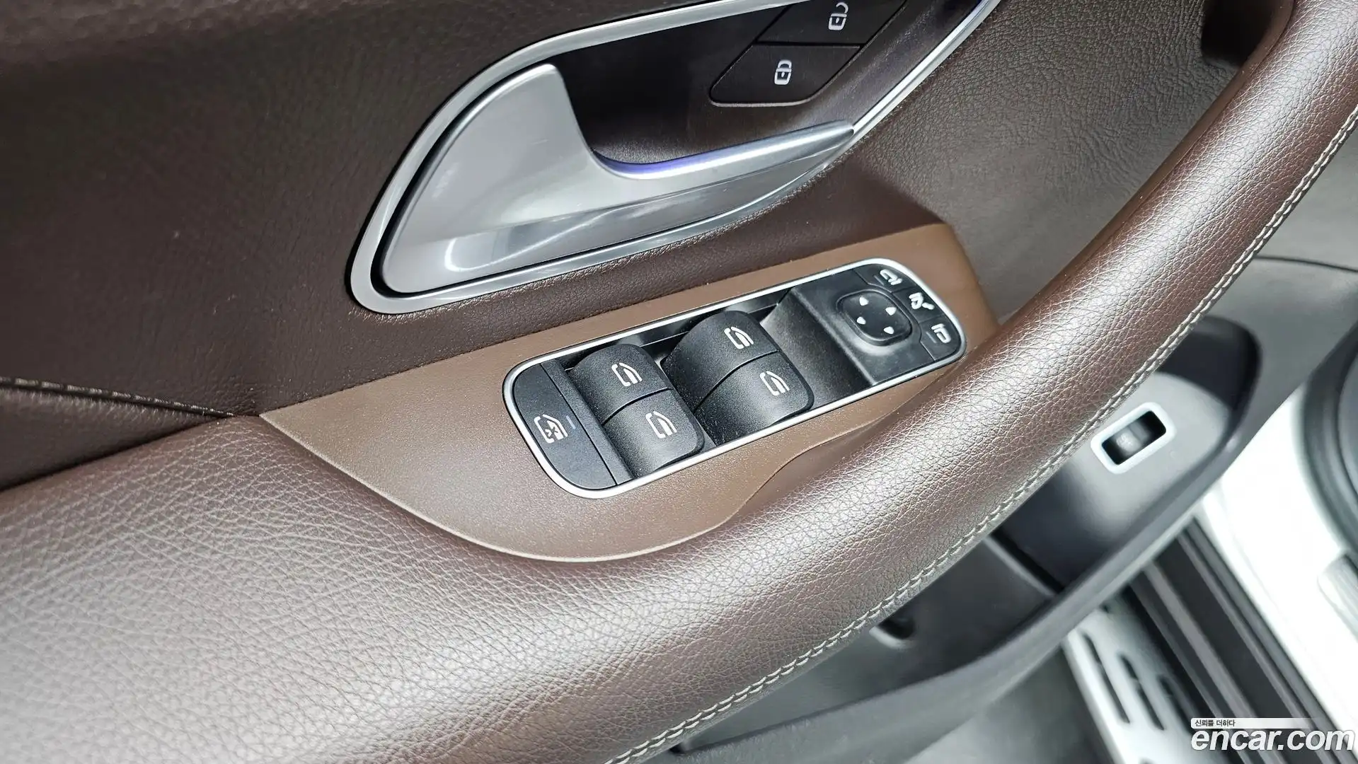 GLE-Class Mercedes-Benz 2019.9-OPTION-043