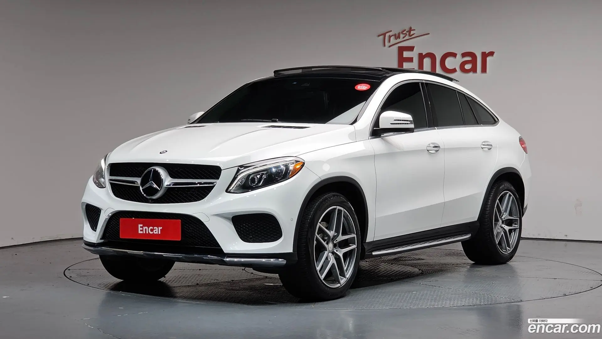 Main__Slider__Photo:GLE-Class Mercedes-Benz 2016.10-0